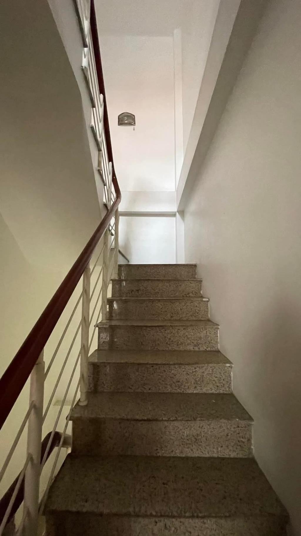 Bán nhà Kim Giang - diện tích 35m2 3 tầng - ô tô đỗ cửa - giá 6,1 tỷ