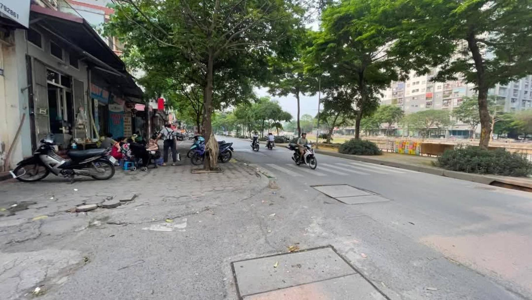 Bán nhà Kim Giang - diện tích 35m2 3 tầng - ô tô đỗ cửa - giá 6,1 tỷ