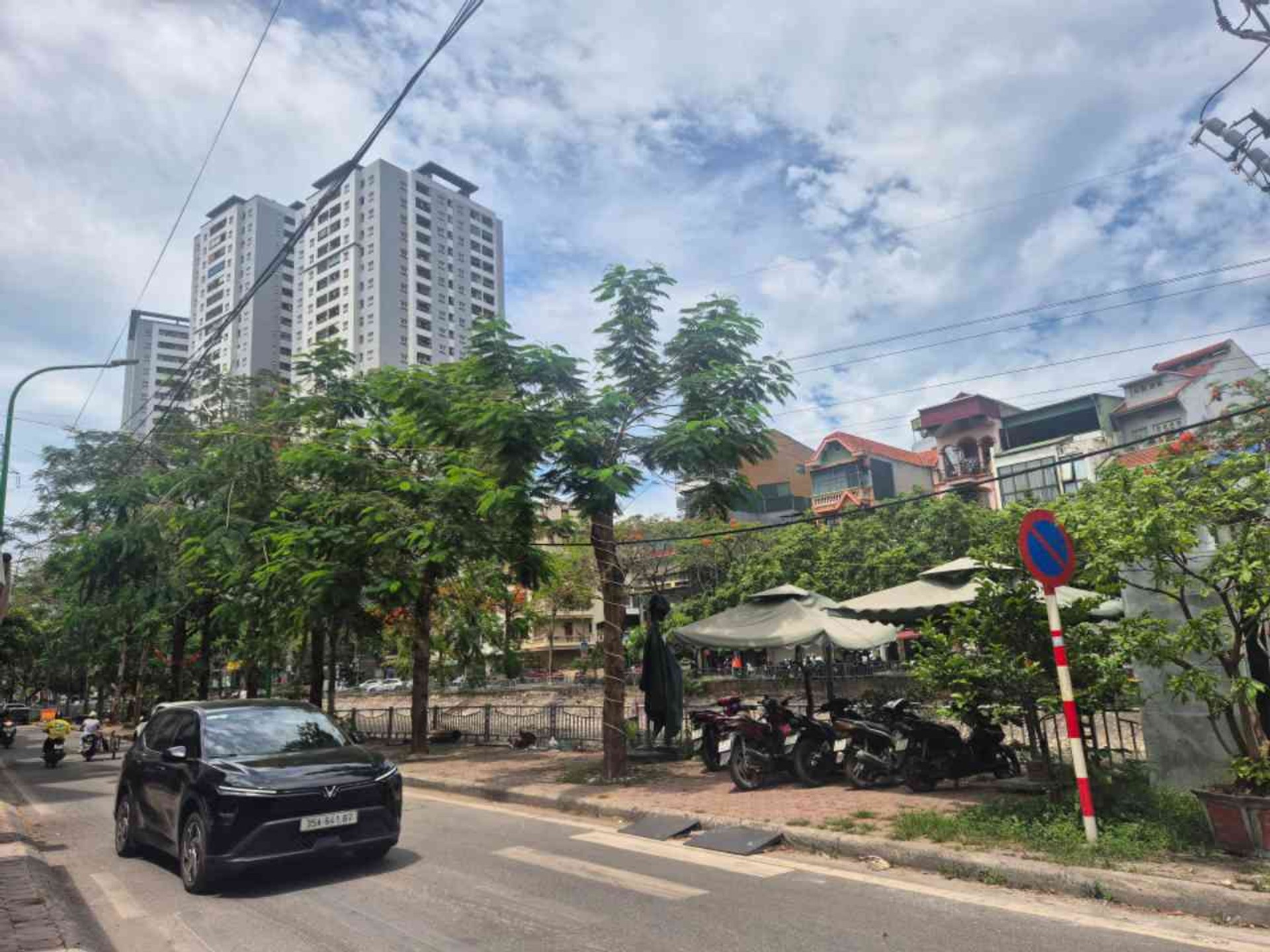 Bán nhà Trương Định - diện tích 48m2 4 tầng - ngõ trải nhựa vào tận cửa - giá 10,6 tỷ