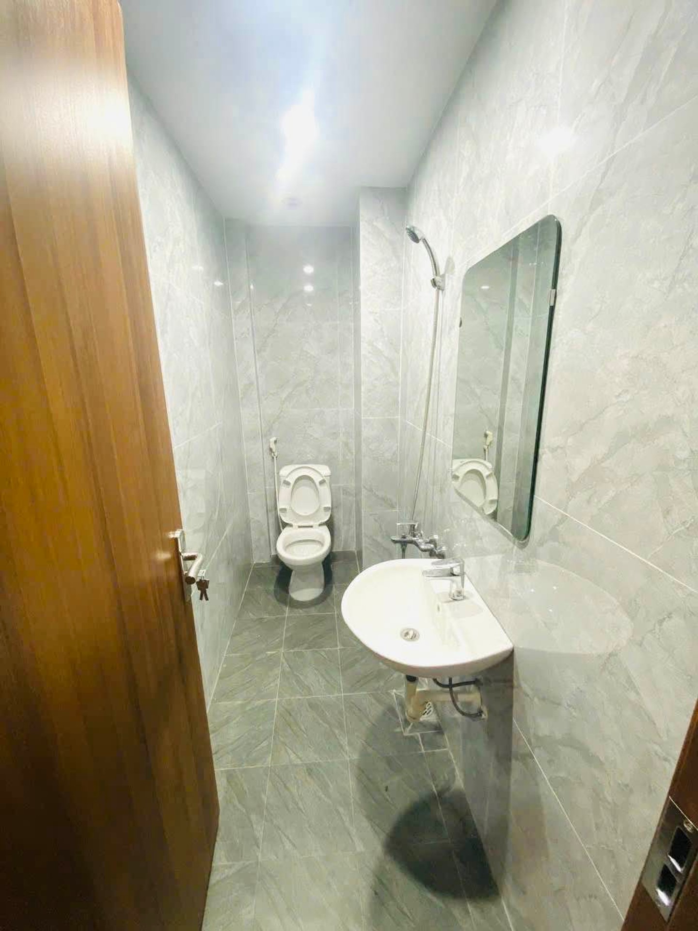 Bán nhà Hoàng Mai - diện tích 50m2 4 tầng - Ô tô đỗ cửa - giá 15,9 tỷ