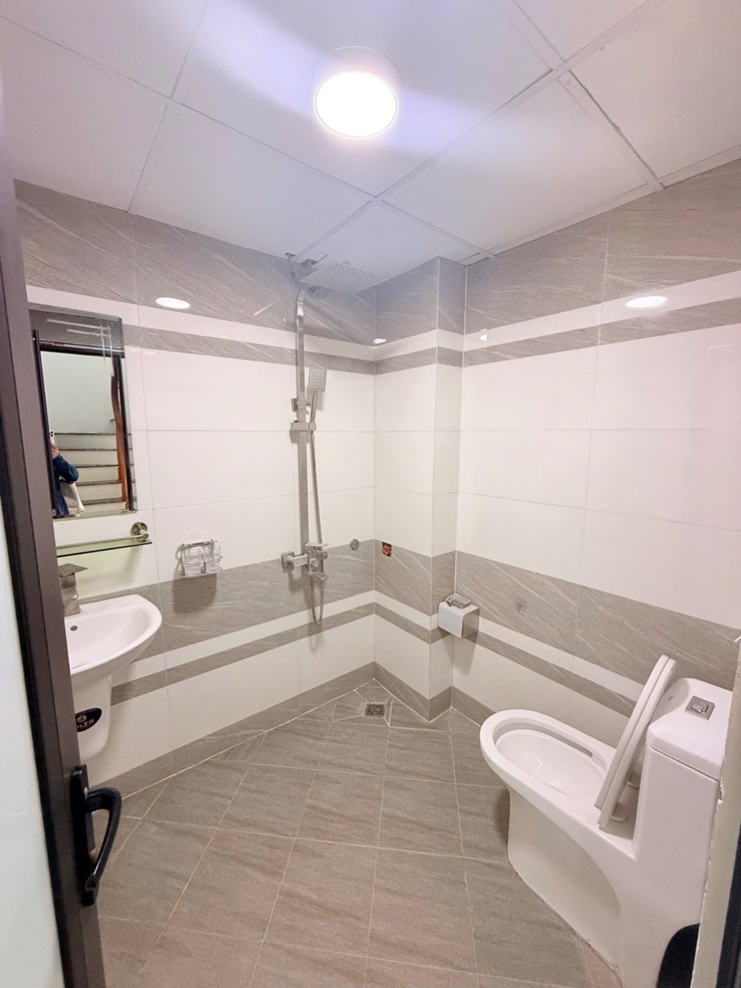 Bán nhà Vĩnh Hưng - diện tích 30m2 5 tầng - Ô TÔ 30M - giá 6,6 tỷ