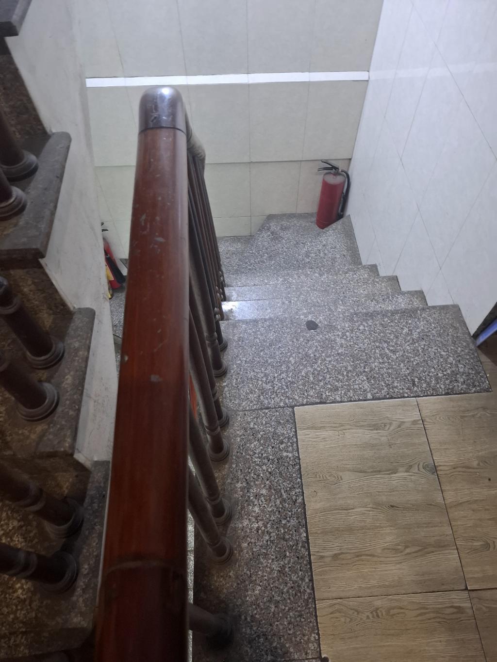 Bán nhà Tống Duy Tân - diện tích 40m2 4 tầng - Lô góc 2 mặt thoáng - giá 42 tỷ