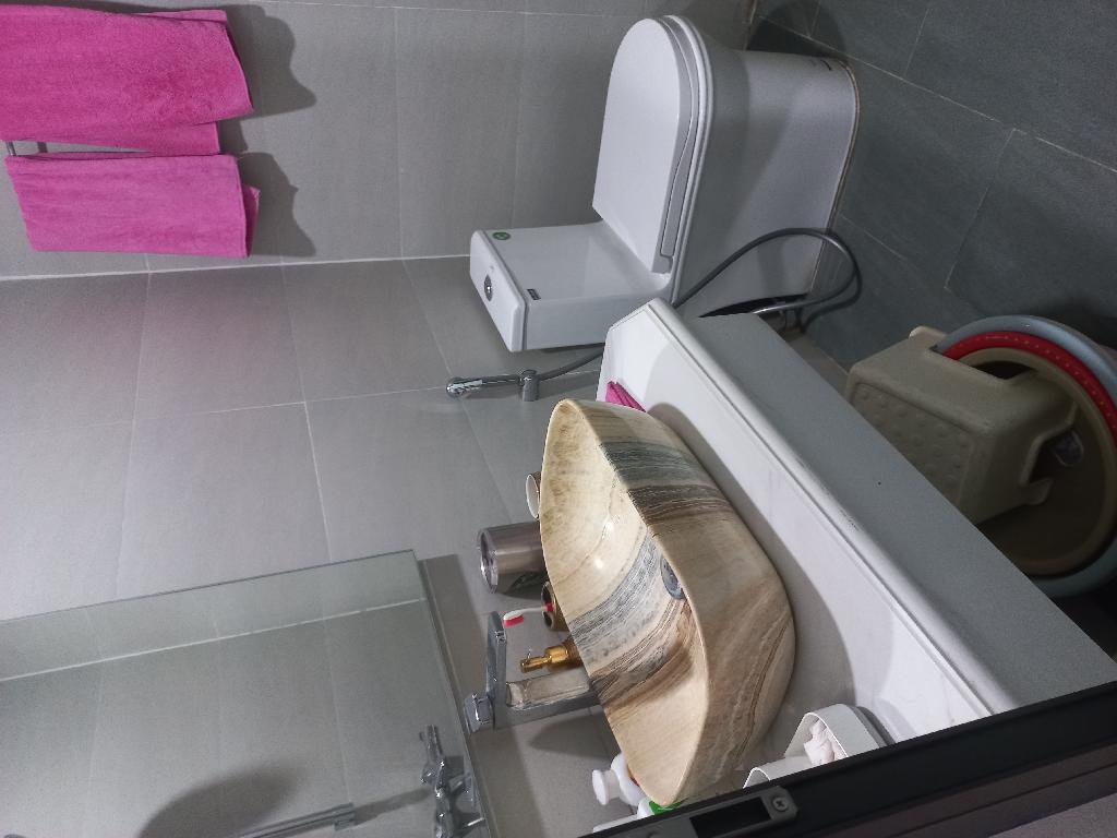 Bán nhà Trúc Bạch - diện tích 180m2 2 tầng - Mặt phố kinh doanh đắc địa - giá 40 tỷ