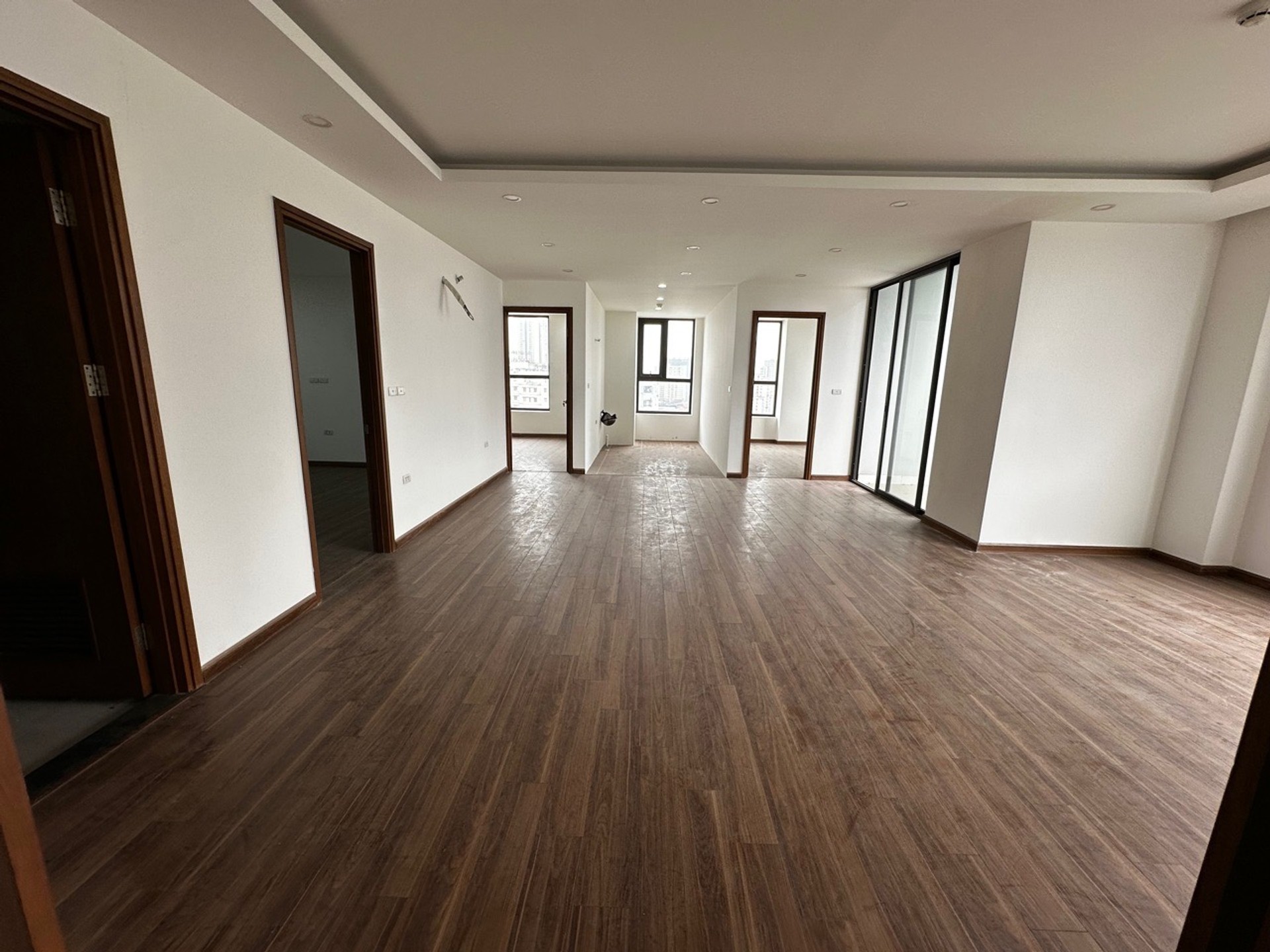 Bán nhà Trịnh Đình Cửu - diện tích 107m2 21 tầng - Lô góc ba thoáng - giá 7,9 tỷ