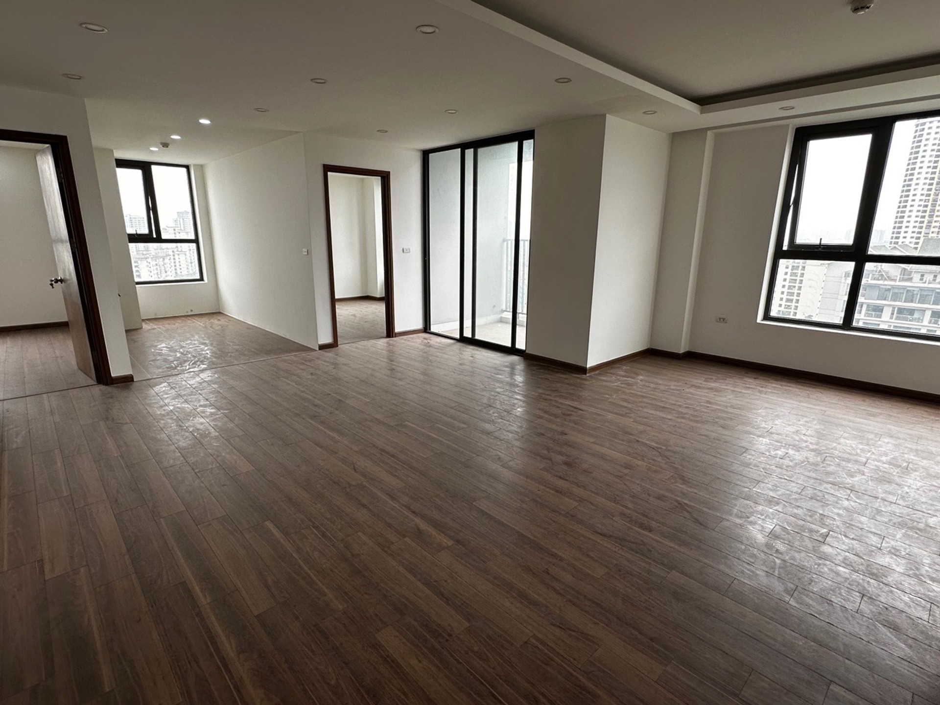 Bán nhà Trịnh Đình Cửu - diện tích 107m2 21 tầng - Lô góc ba thoáng - giá 7,9 tỷ