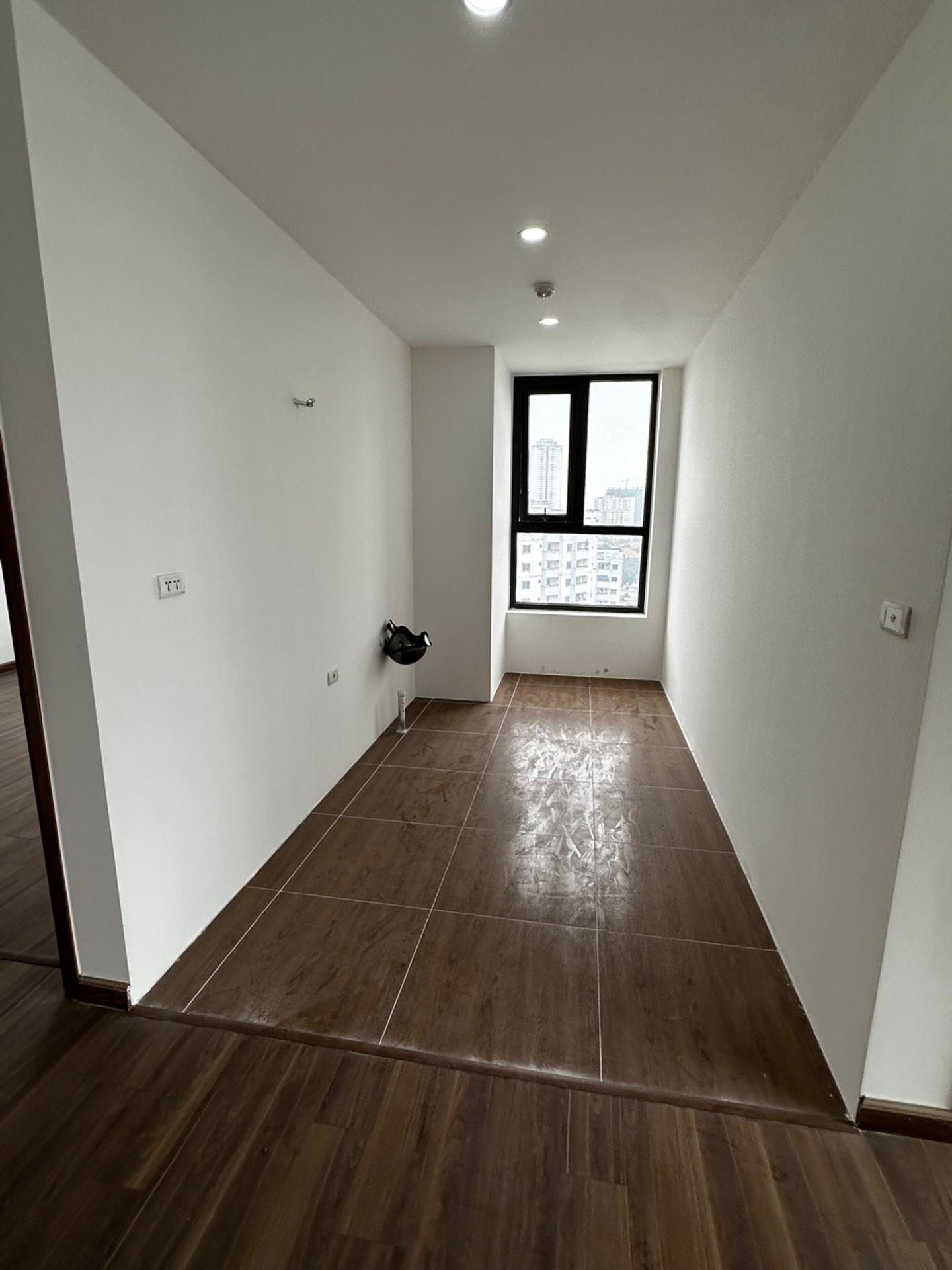Bán nhà Trịnh Đình Cửu - diện tích 107m2 21 tầng - Lô góc ba thoáng - giá 7,9 tỷ