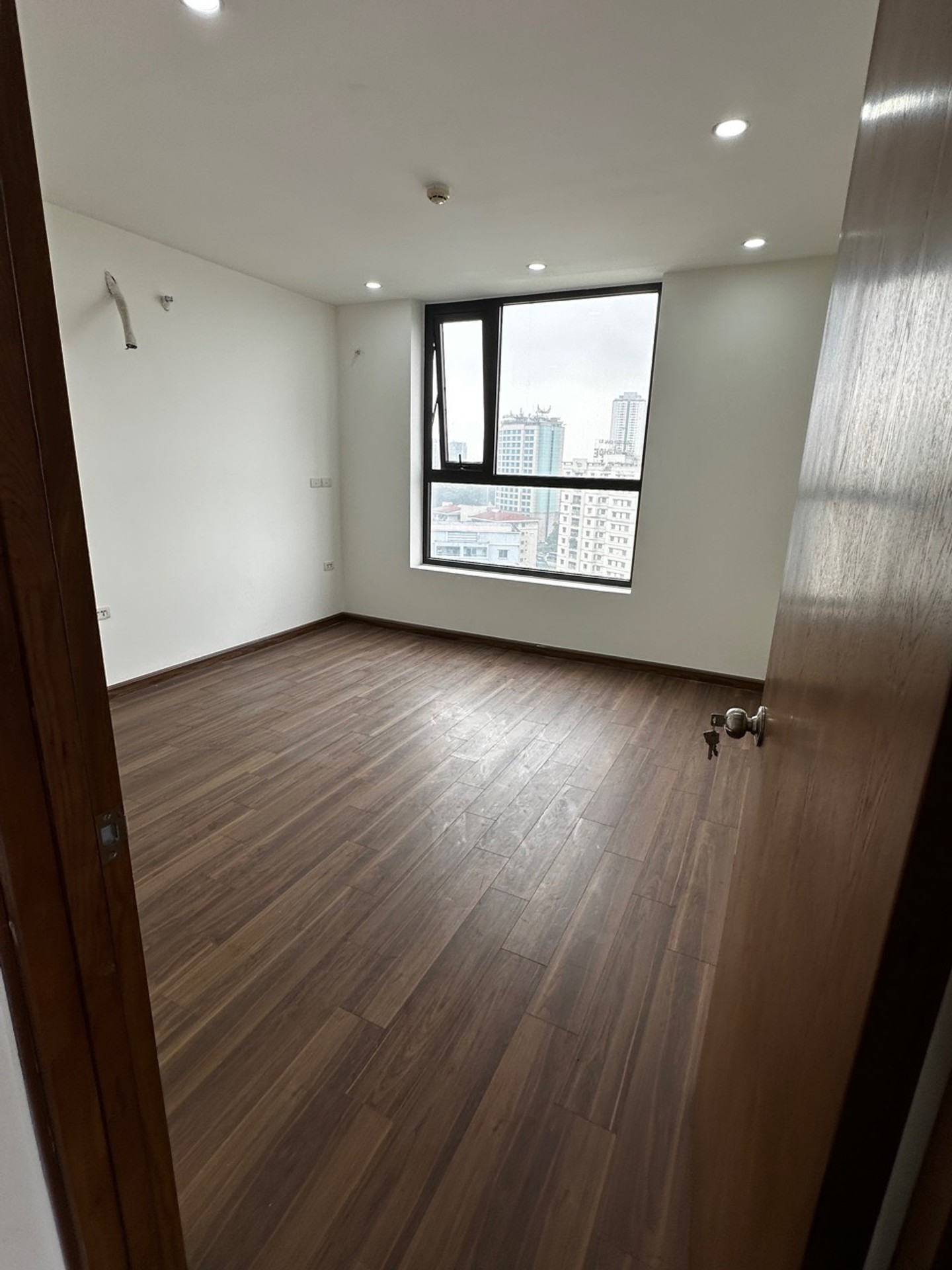Bán nhà Trịnh Đình Cửu - diện tích 107m2 21 tầng - Lô góc ba thoáng - giá 7,9 tỷ