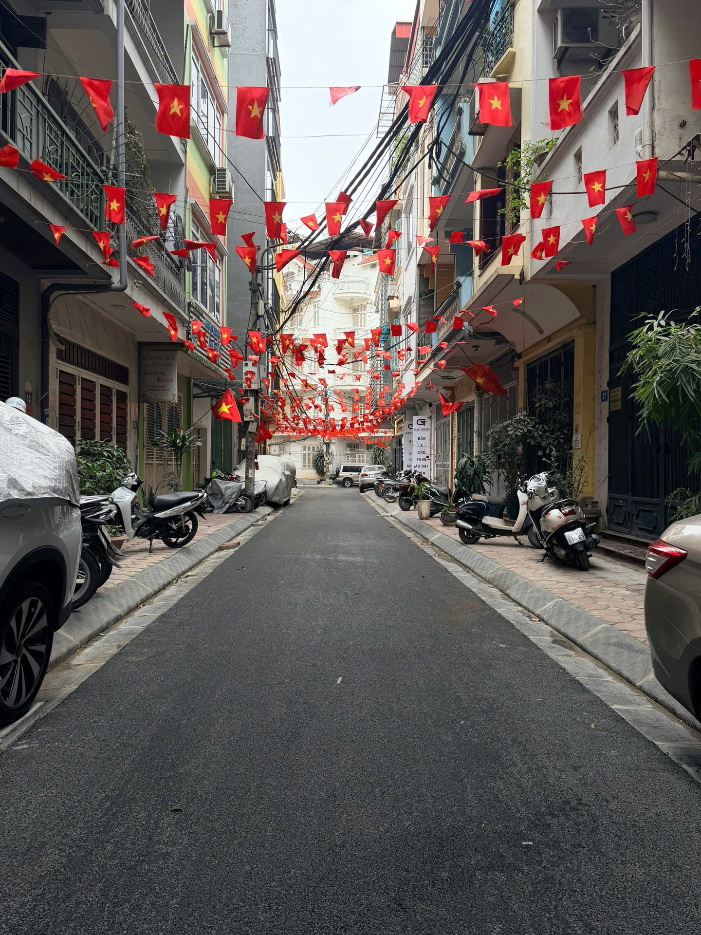 Bán nhà Ô Đồng Lầm - diện tích 75m2 4 tầng - Lô góc 2 mặt thoáng - giá 35,5 tỷ