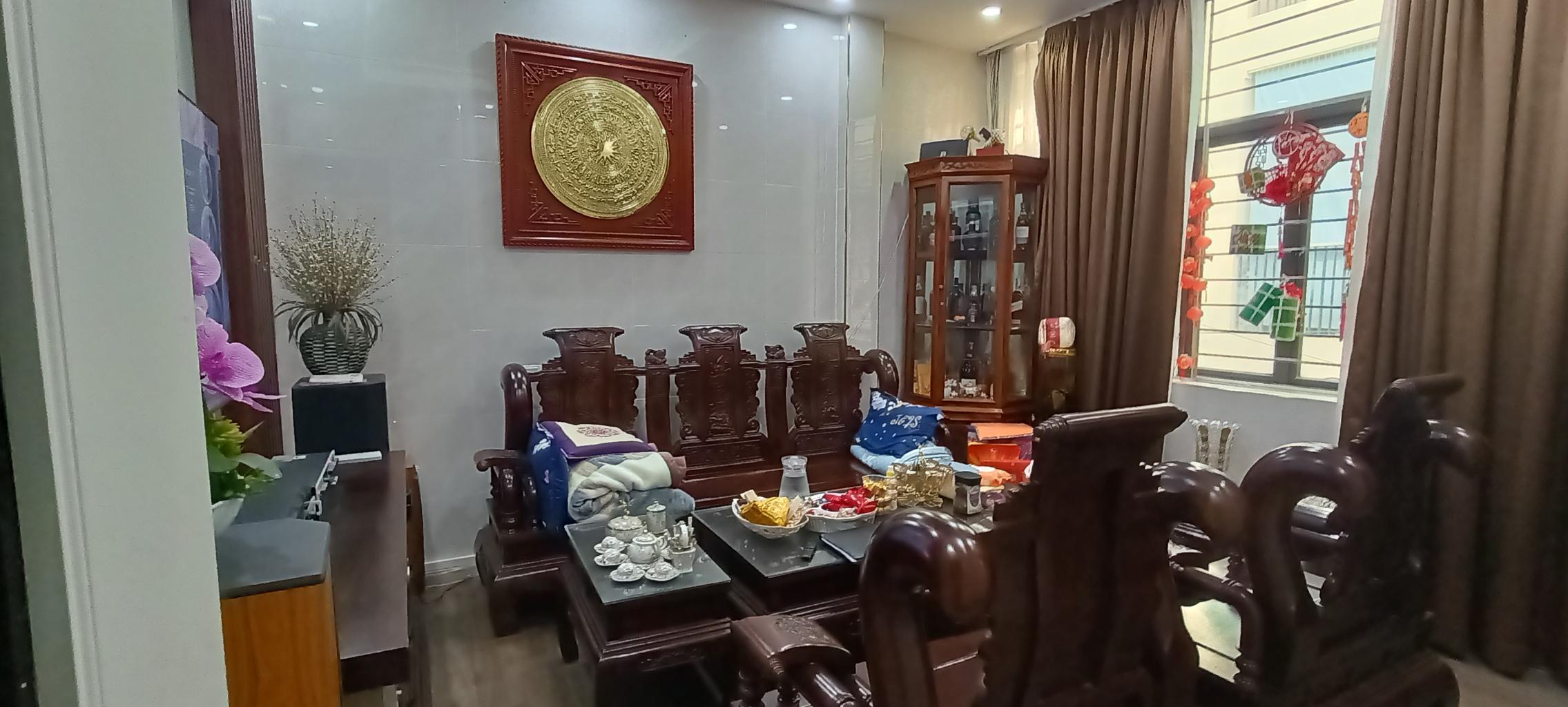 Bán nhà Tân Mai - diện tích 19m2 6 tầng - Lô góc - giá 4,9 tỷ