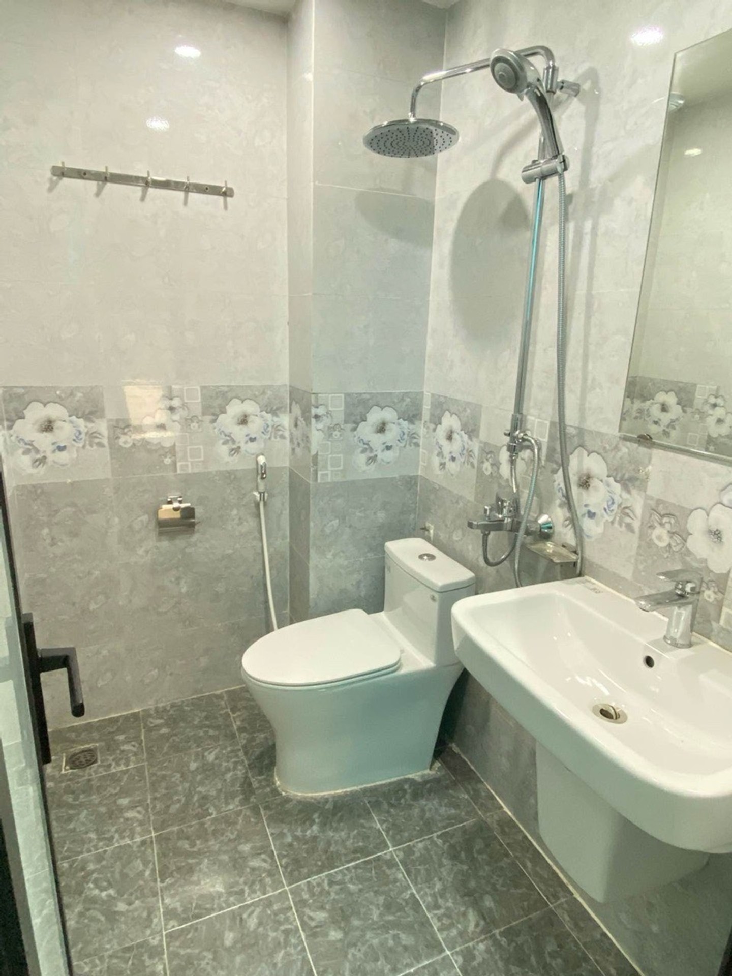 Bán nhà Tựu Liệt - diện tích 37m2 4 tầng - Lô góc, ô tô tránh - giá 9,3 tỷ