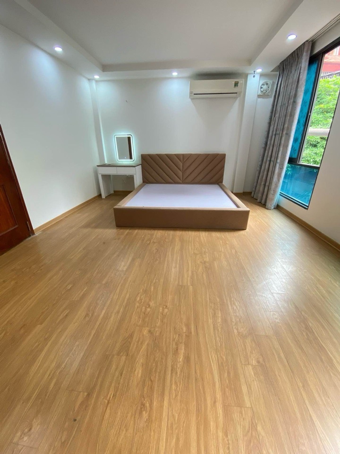 Bán nhà Tựu Liệt - diện tích 37m2 4 tầng - Lô góc, ô tô tránh - giá 9,3 tỷ