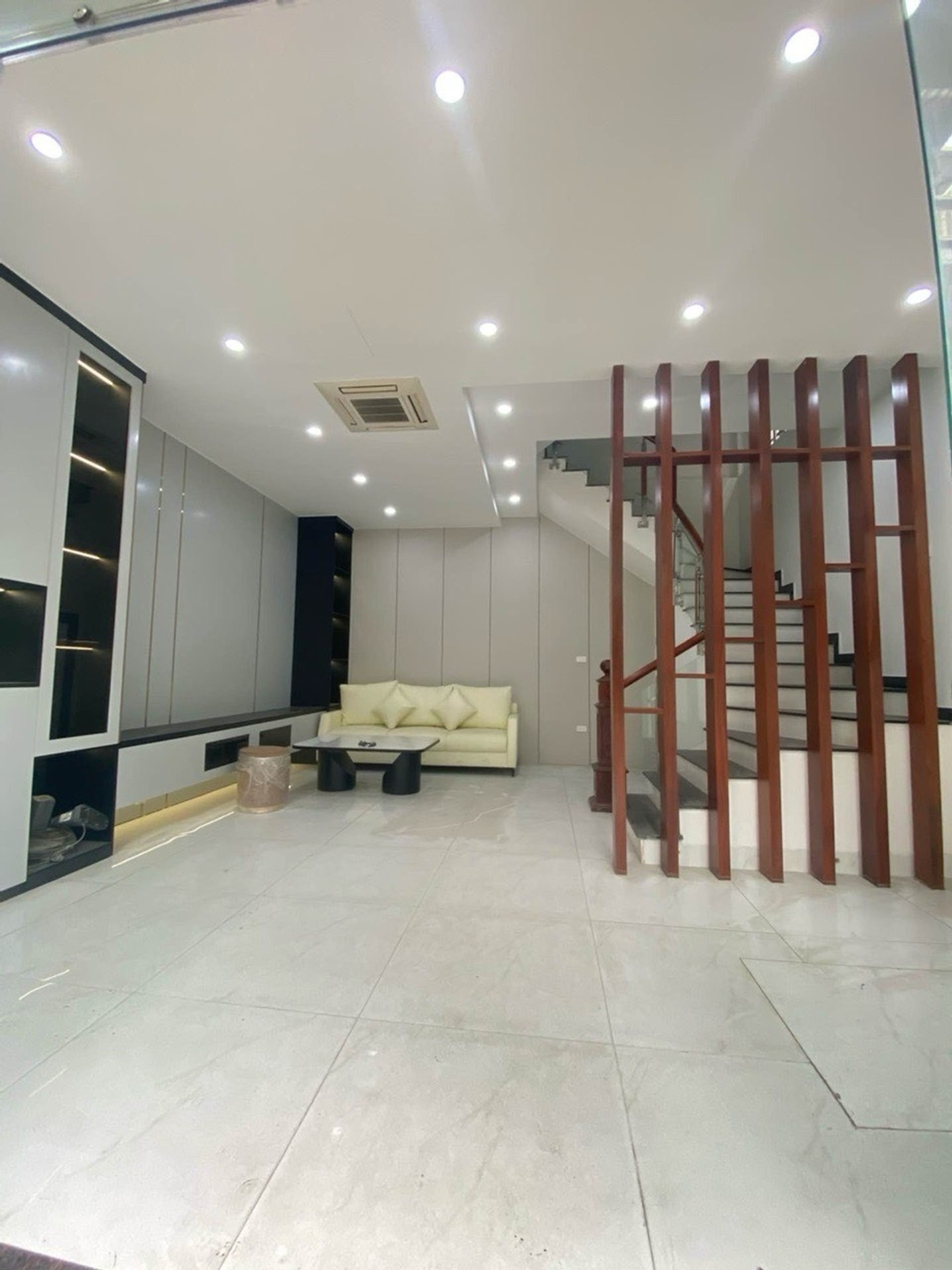 Bán nhà Tựu Liệt - diện tích 37m2 4 tầng - Lô góc, ô tô tránh - giá 9,3 tỷ
