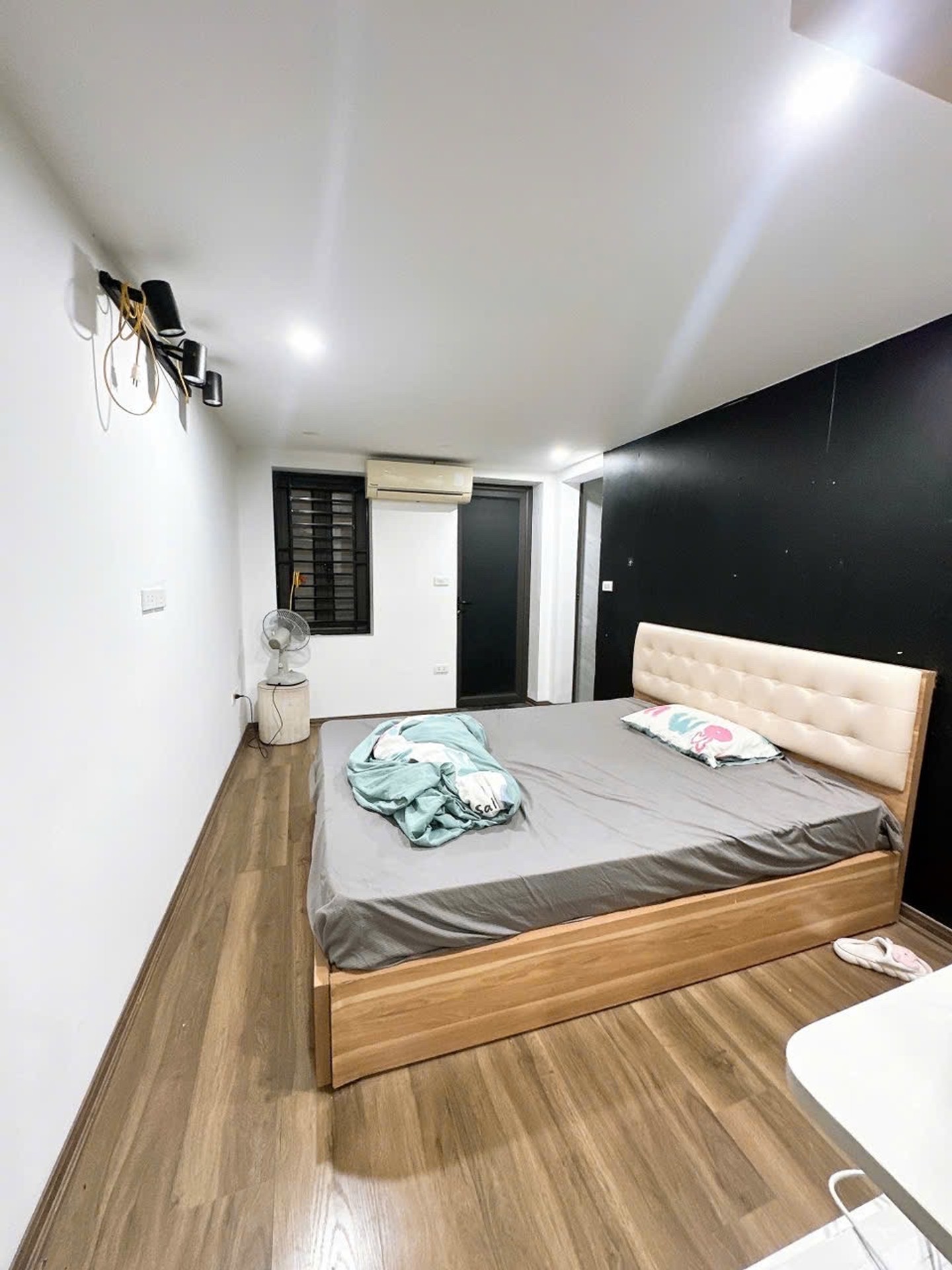 Bán nhà Kim Ngưu - diện tích 74m2 3 tầng - Ngõ thông ô tô - giá 14 tỷ