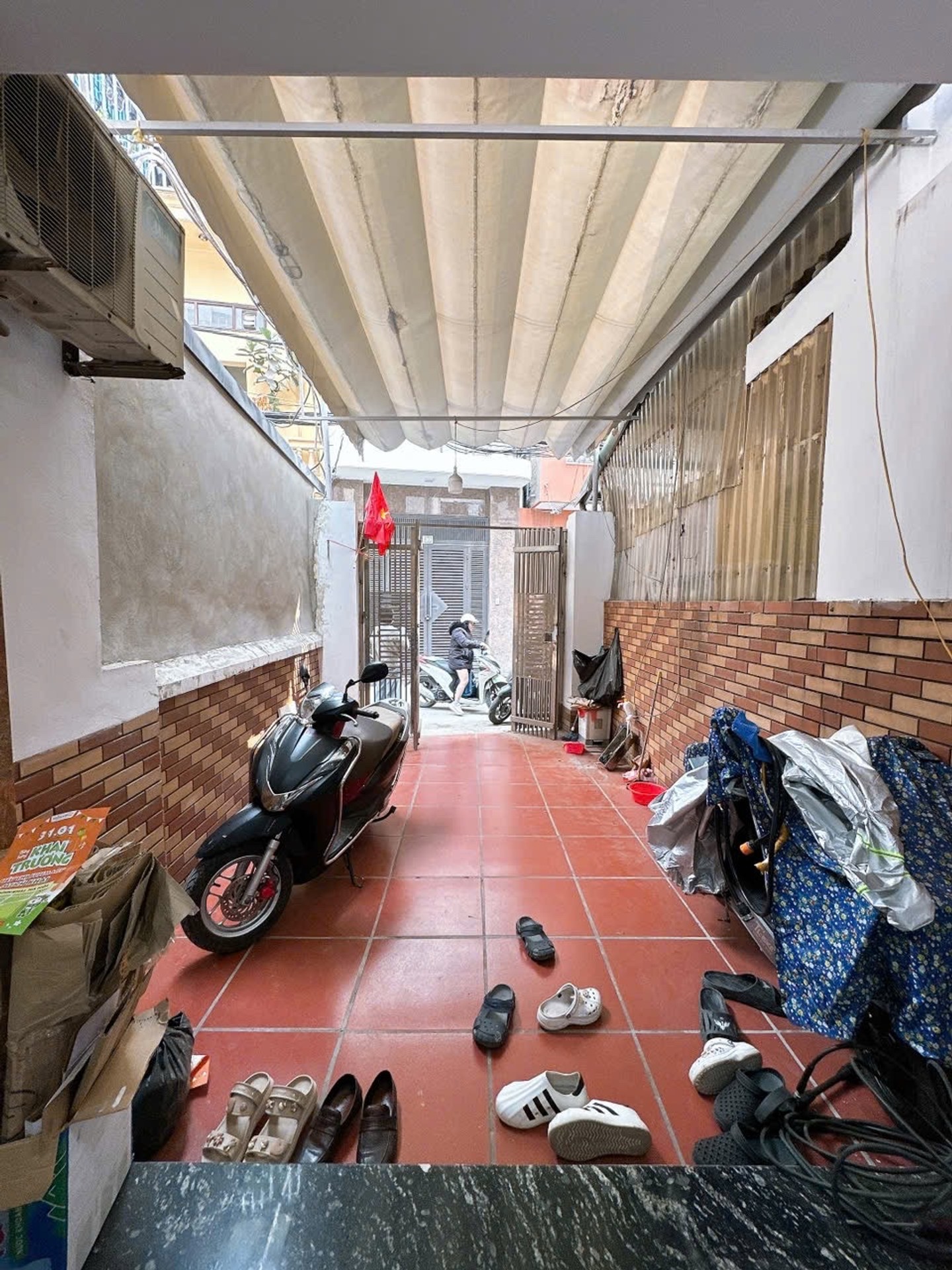Bán nhà Kim Ngưu - diện tích 74m2 3 tầng - Ngõ thông ô tô - giá 14 tỷ