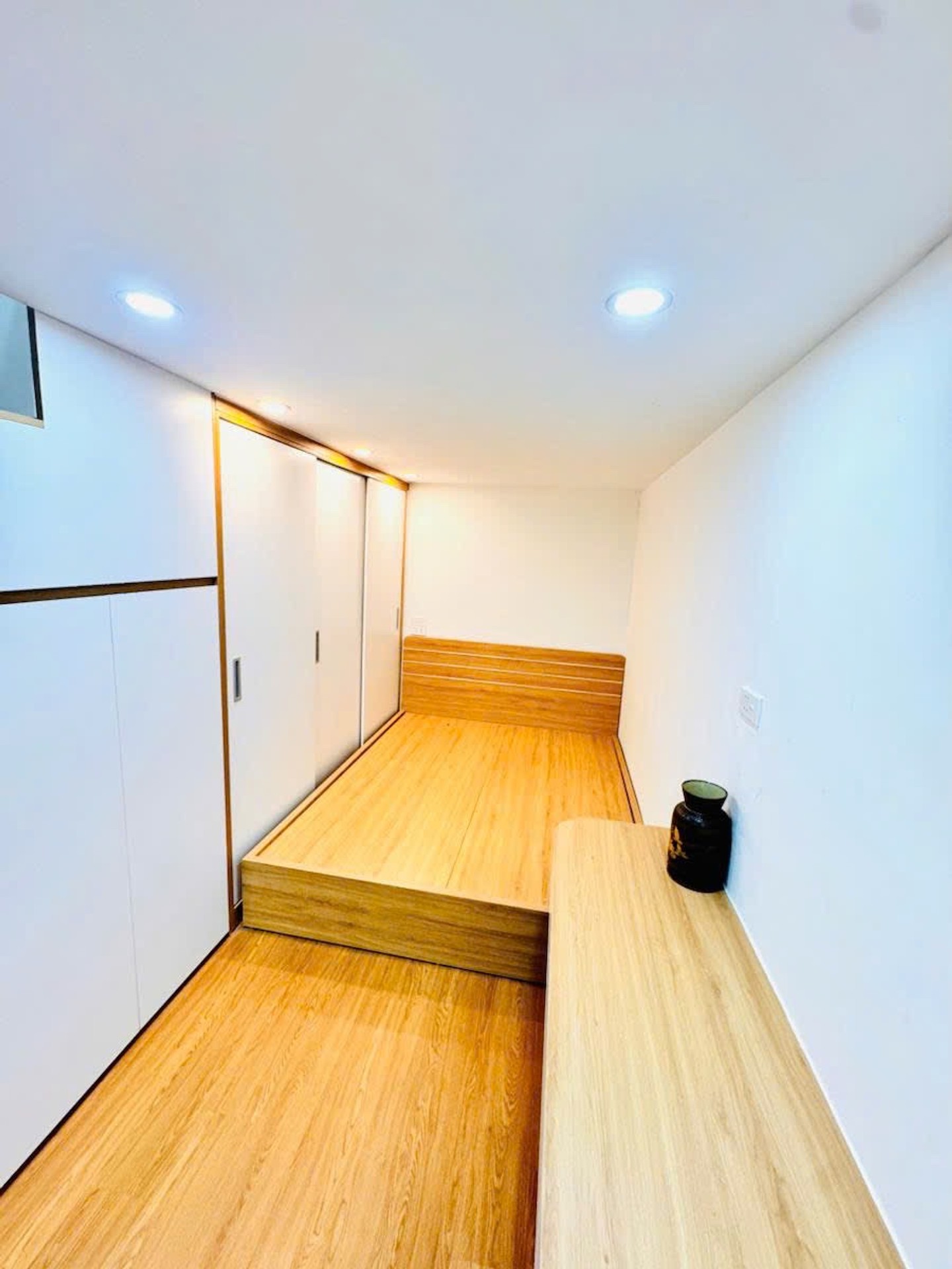 Bán nhà Đại Cồ Việt - diện tích 50m2 2 tầng - Ô TÔ ĐỖ CỬA - giá 2,95 tỷ