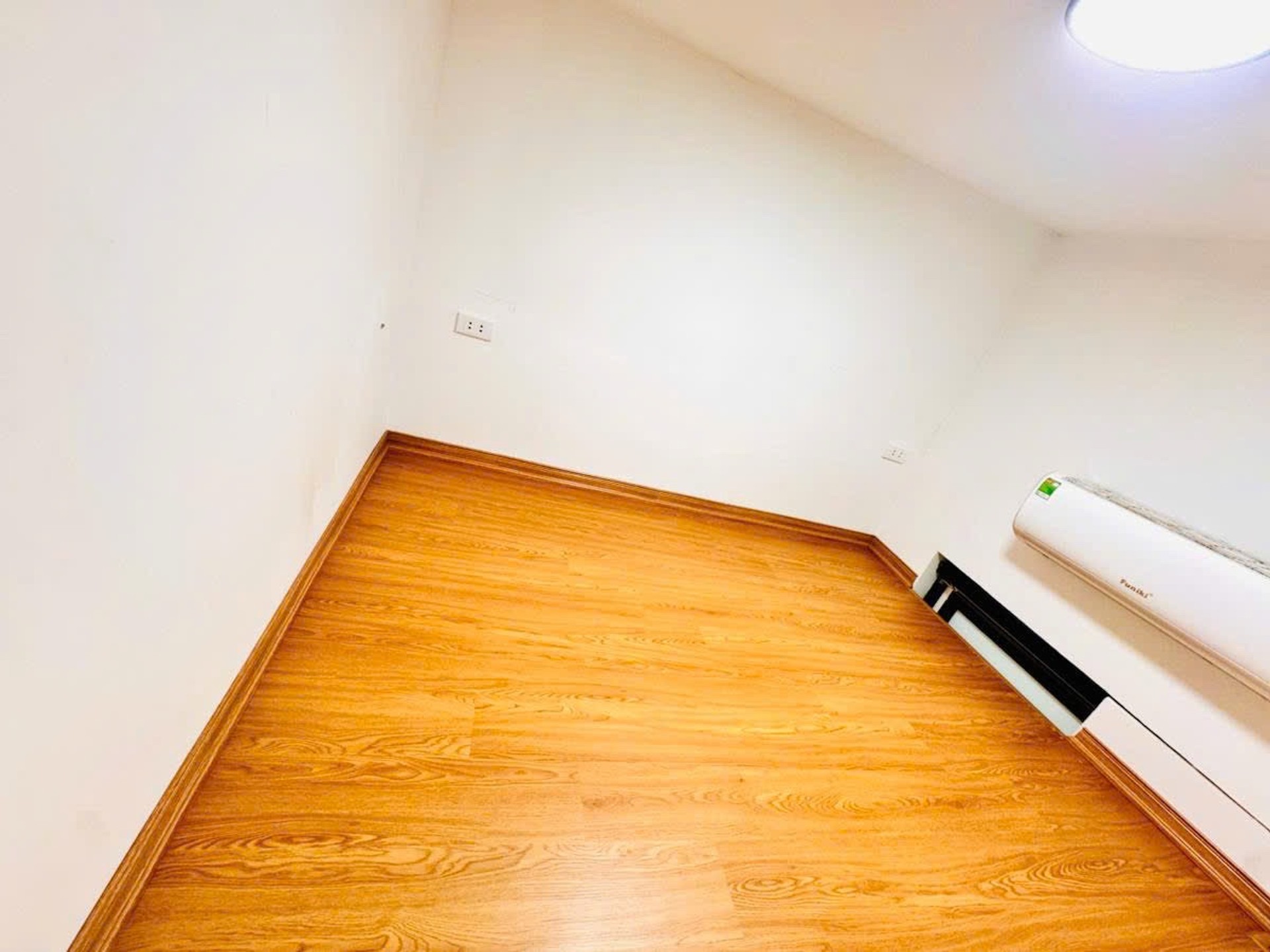 Bán nhà Đại Cồ Việt - diện tích 50m2 2 tầng - Ô TÔ ĐỖ CỬA - giá 2,95 tỷ