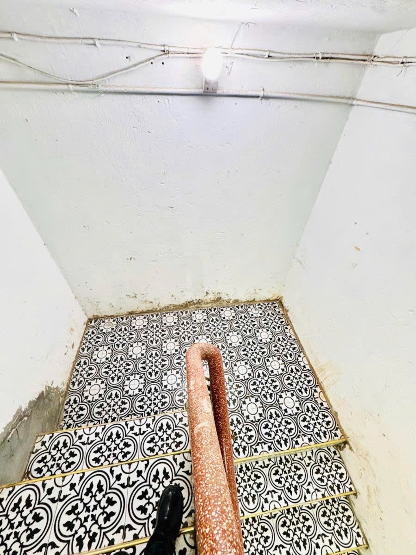 Bán nhà Đại Cồ Việt - diện tích 50m2 2 tầng - Ô TÔ ĐỖ CỬA - giá 2,95 tỷ