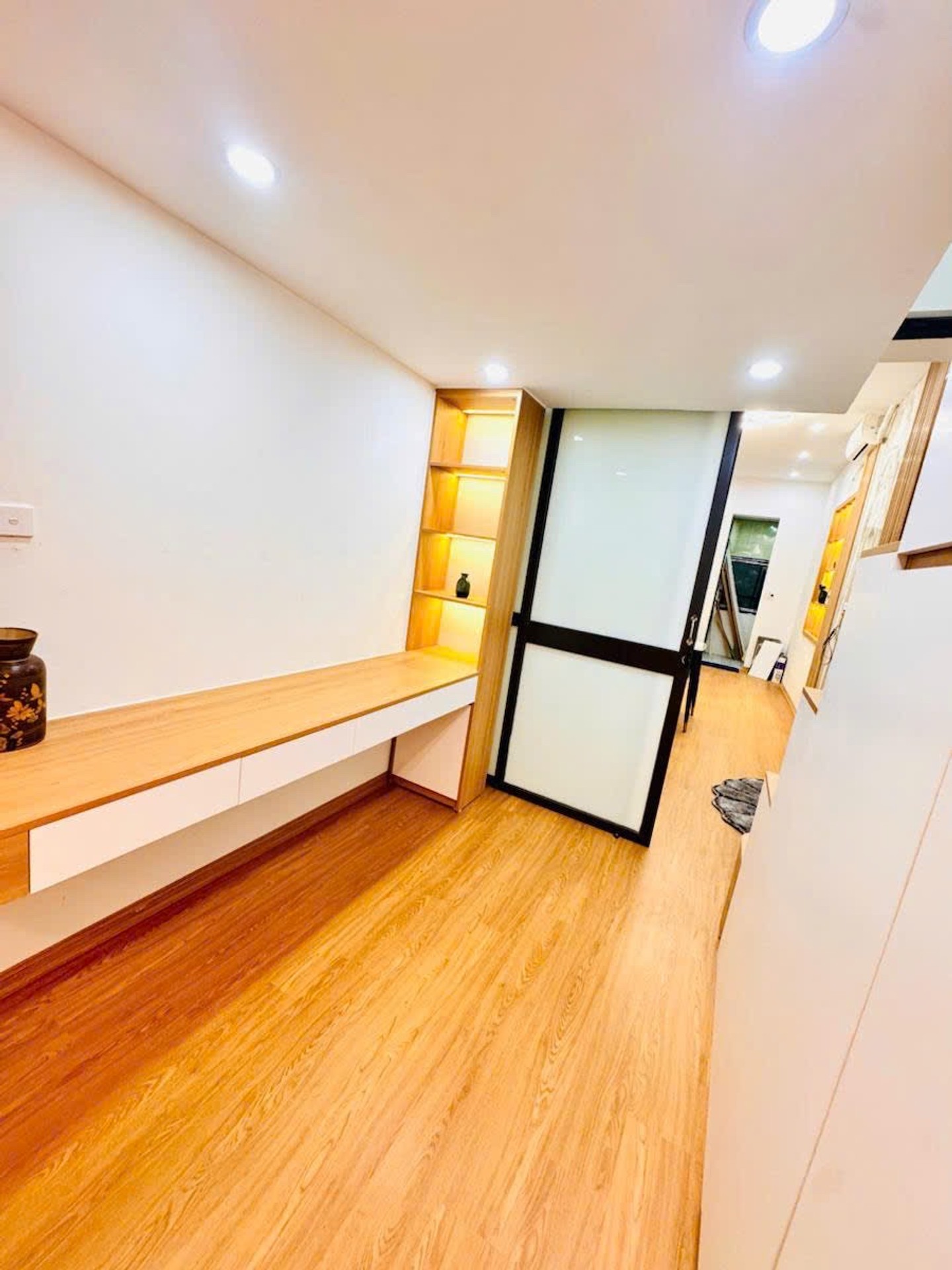Bán nhà Đại Cồ Việt - diện tích 50m2 2 tầng - Ô TÔ ĐỖ CỬA - giá 2,95 tỷ