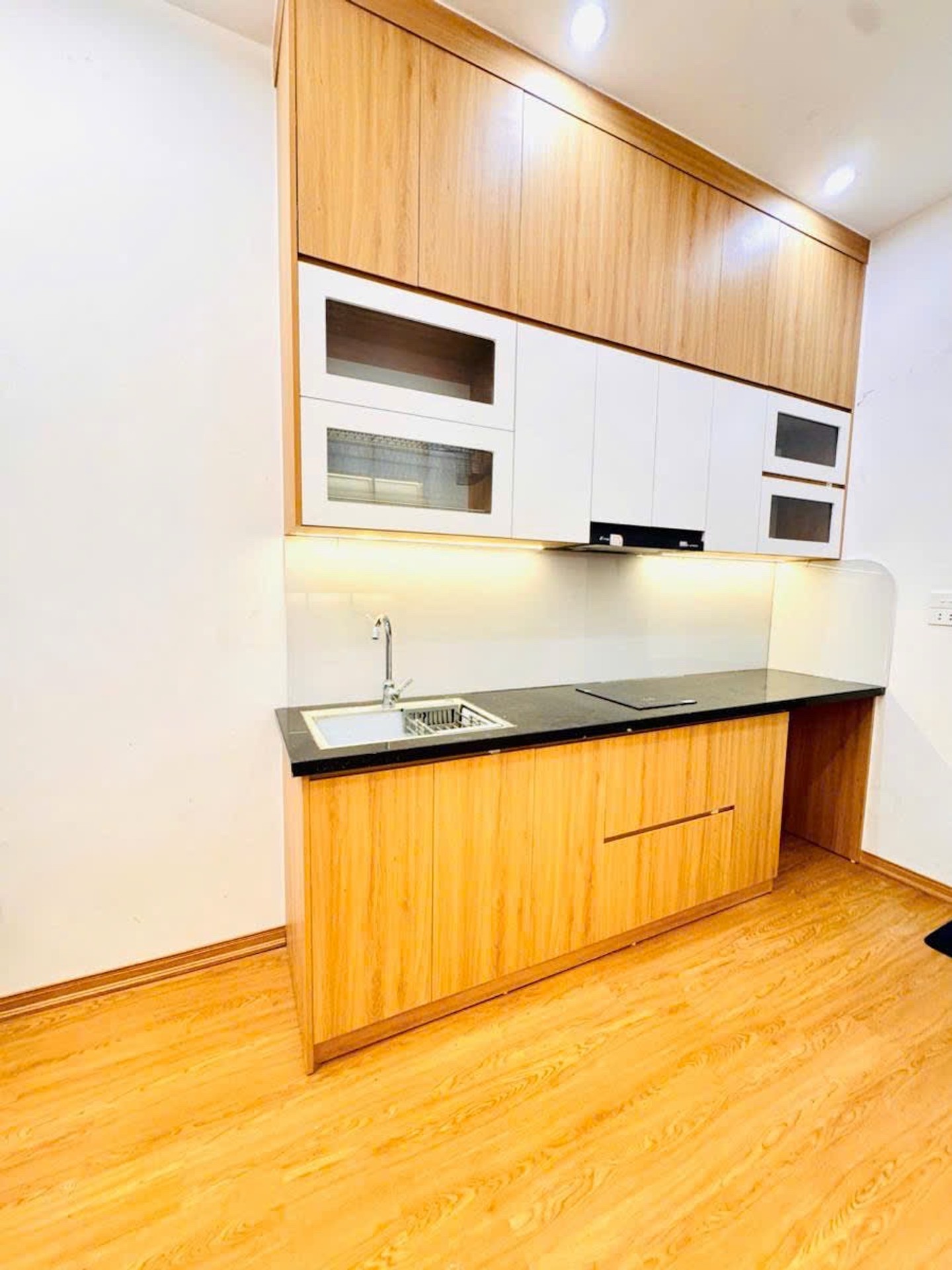 Bán nhà Đại Cồ Việt - diện tích 50m2 2 tầng - Ô TÔ ĐỖ CỬA - giá 2,95 tỷ