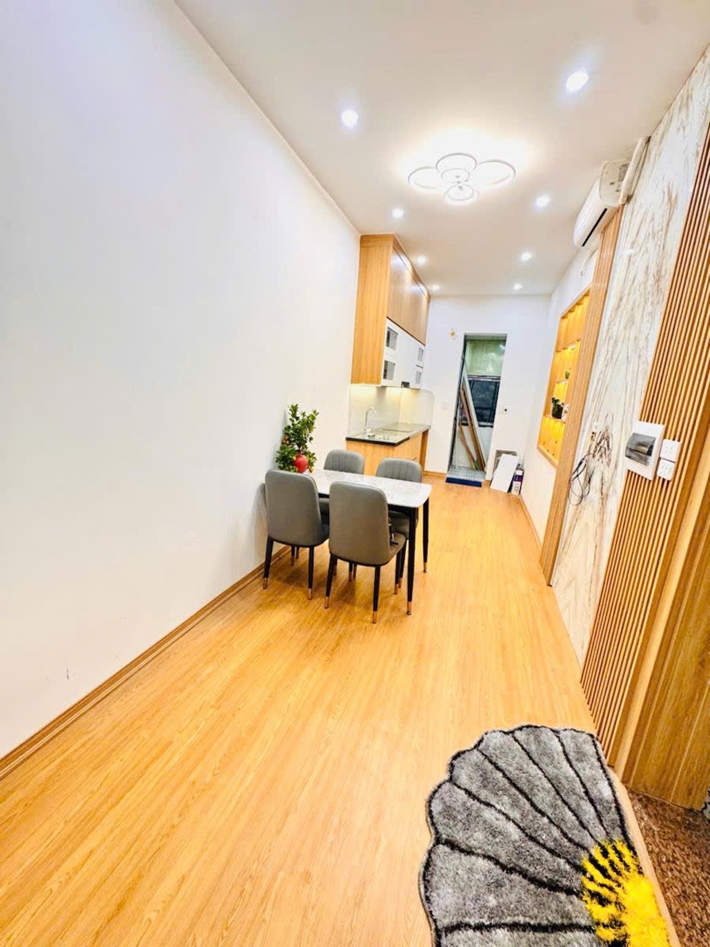 Bán nhà Đại Cồ Việt - diện tích 50m2 2 tầng - Ô TÔ ĐỖ CỬA - giá 2,95 tỷ