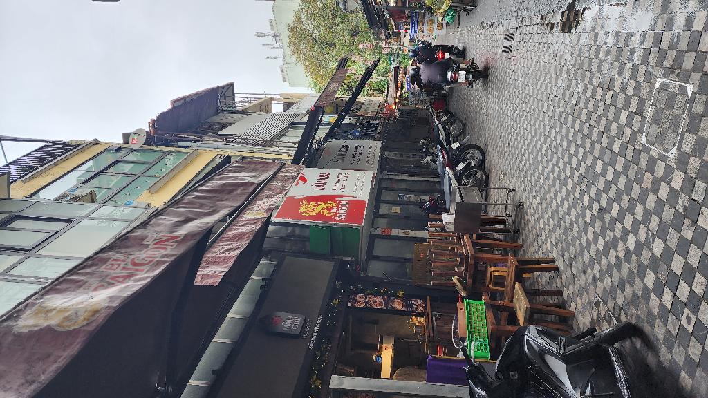 Bán nhà Cấm Chỉ - diện tích 33m2 4 tầng - Kinh doanh ngày đêm - giá 32 tỷ