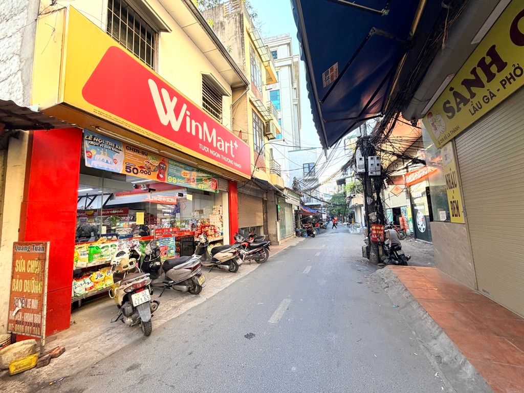 Bán nhà Đê La Thành Nhỏ - diện tích 76.2m2 2 tầng - Mặt phố kinh doanh đỉnh - giá 42,5 tỷ