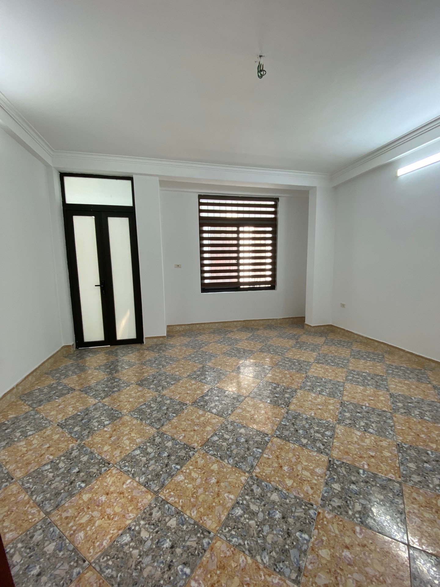 Bán nhà Hoàng Mai - diện tích 30m2 5 tầng - Ô tô cách 50m - giá 8,1 tỷ