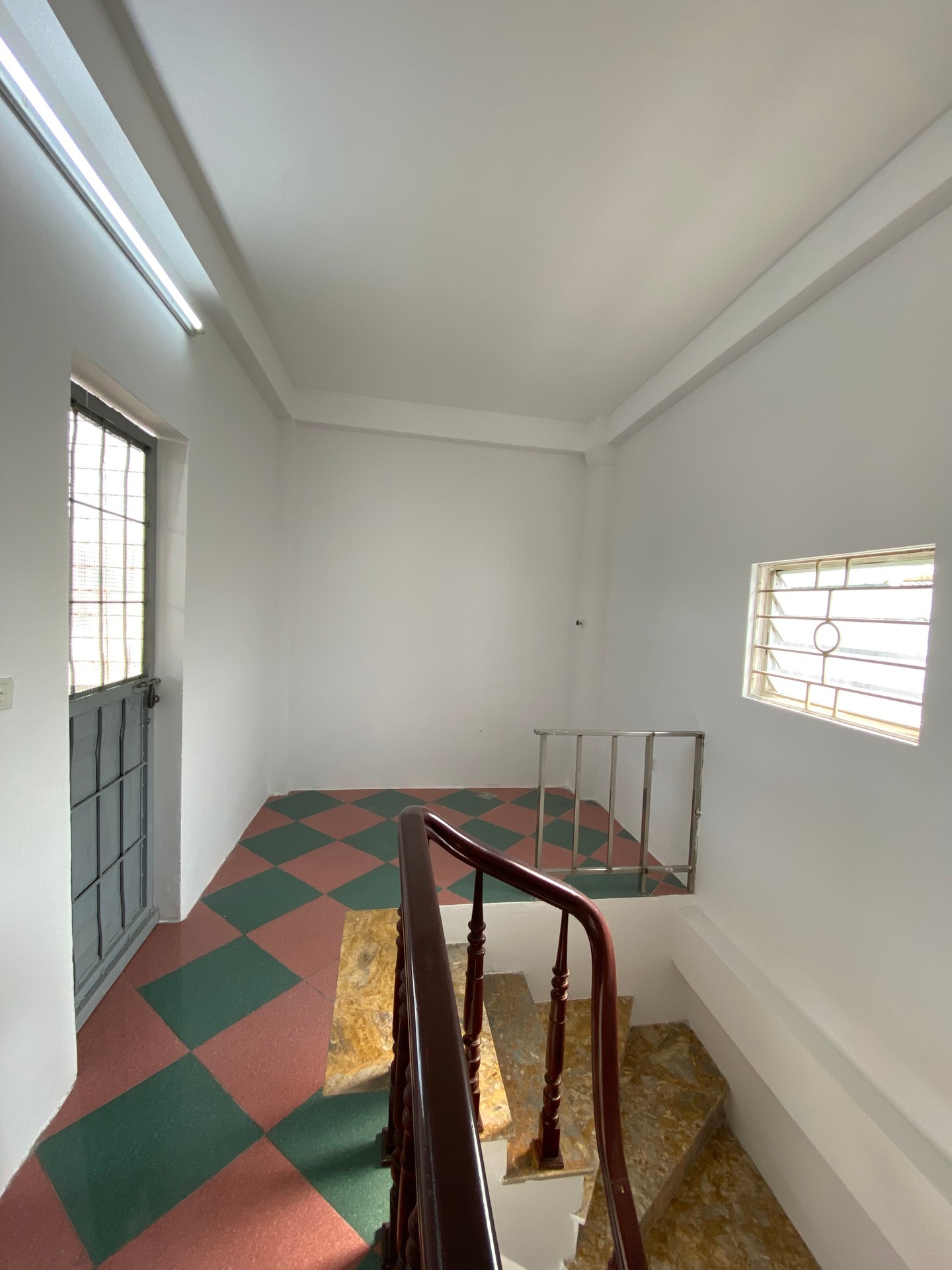 Bán nhà Hoàng Mai - diện tích 30m2 5 tầng - Ô tô cách 50m - giá 8,1 tỷ