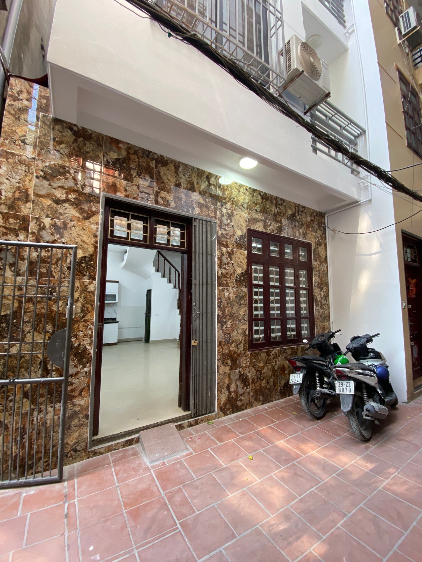 Bán nhà Hoàng Mai - diện tích 30m2 5 tầng - Ô tô cách 50m - giá 8,1 tỷ