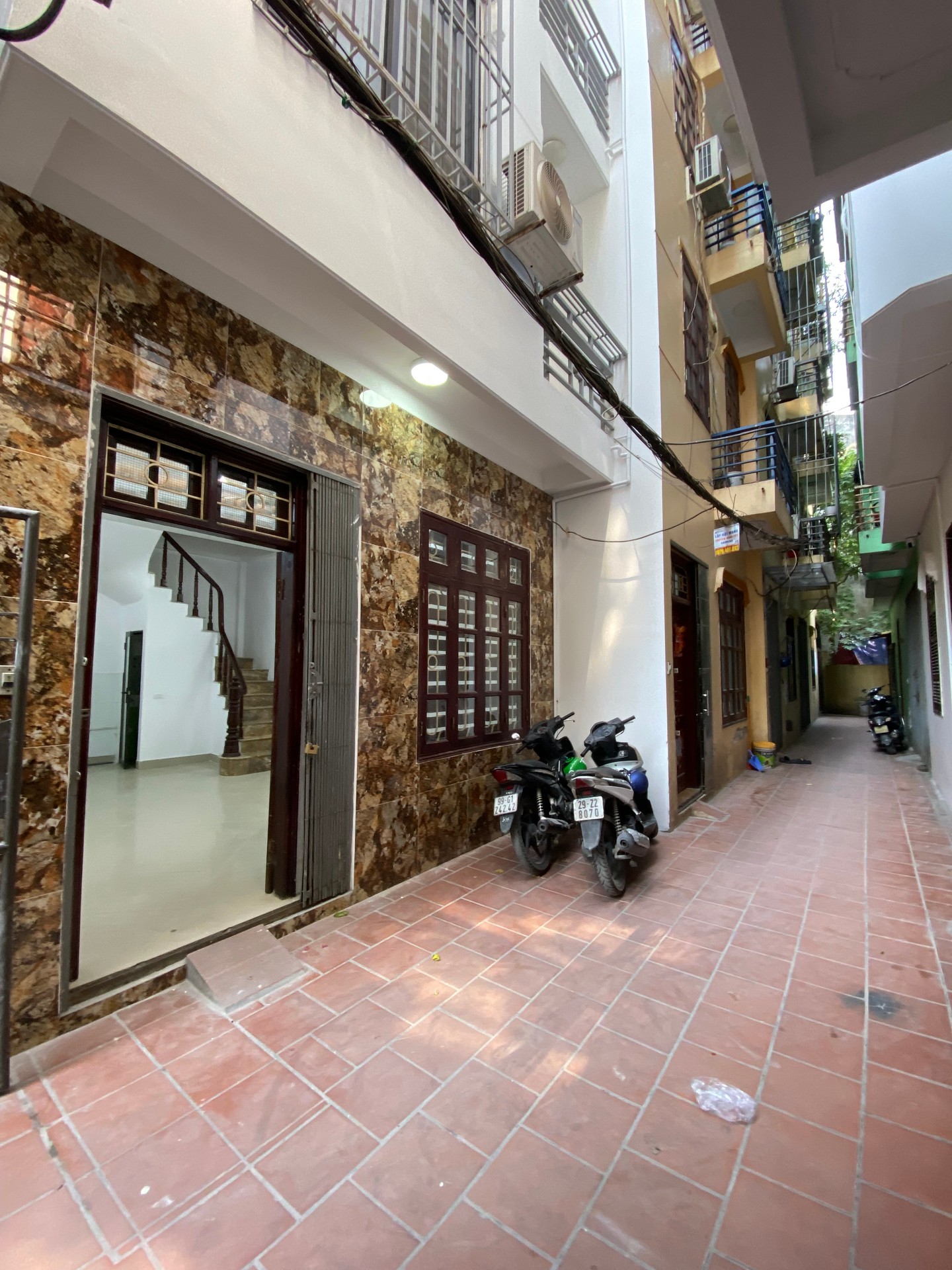 Bán nhà Hoàng Mai - diện tích 30m2 5 tầng - Ô tô cách 50m - giá 8,1 tỷ