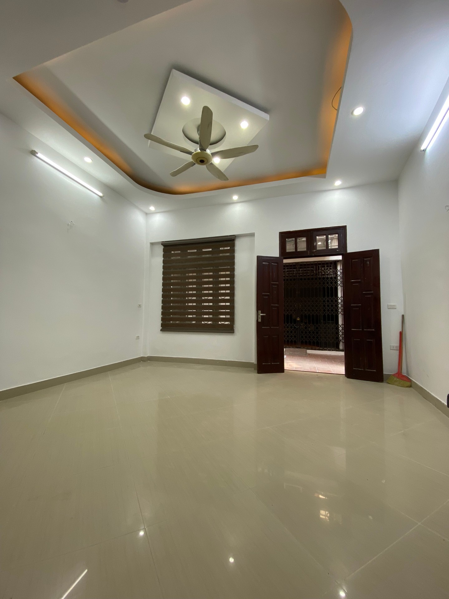 Bán nhà Hoàng Mai - diện tích 30m2 5 tầng - Ô tô cách 50m - giá 8,1 tỷ