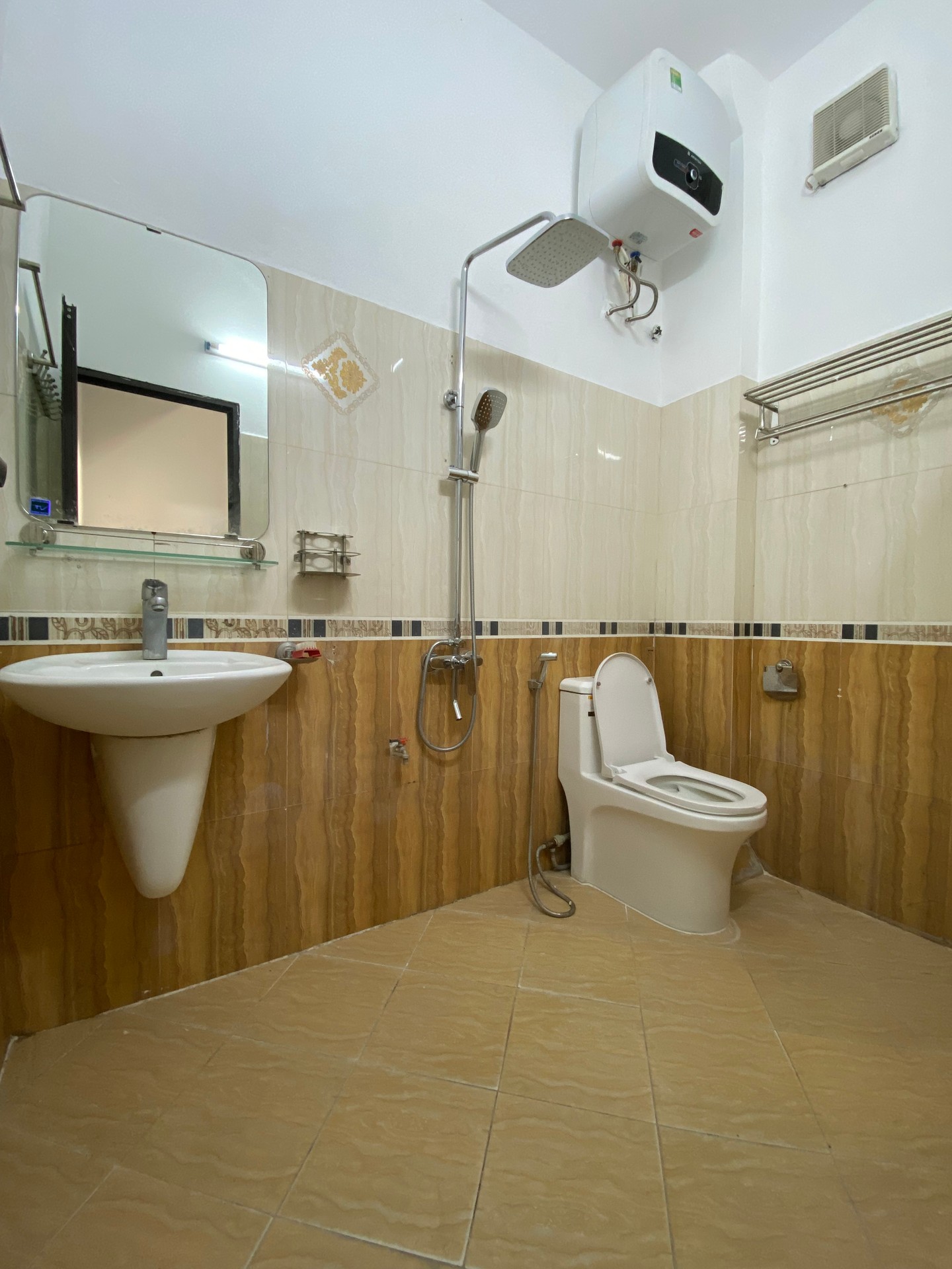 Bán nhà Hoàng Mai - diện tích 30m2 5 tầng - Ô tô cách 50m - giá 8,1 tỷ