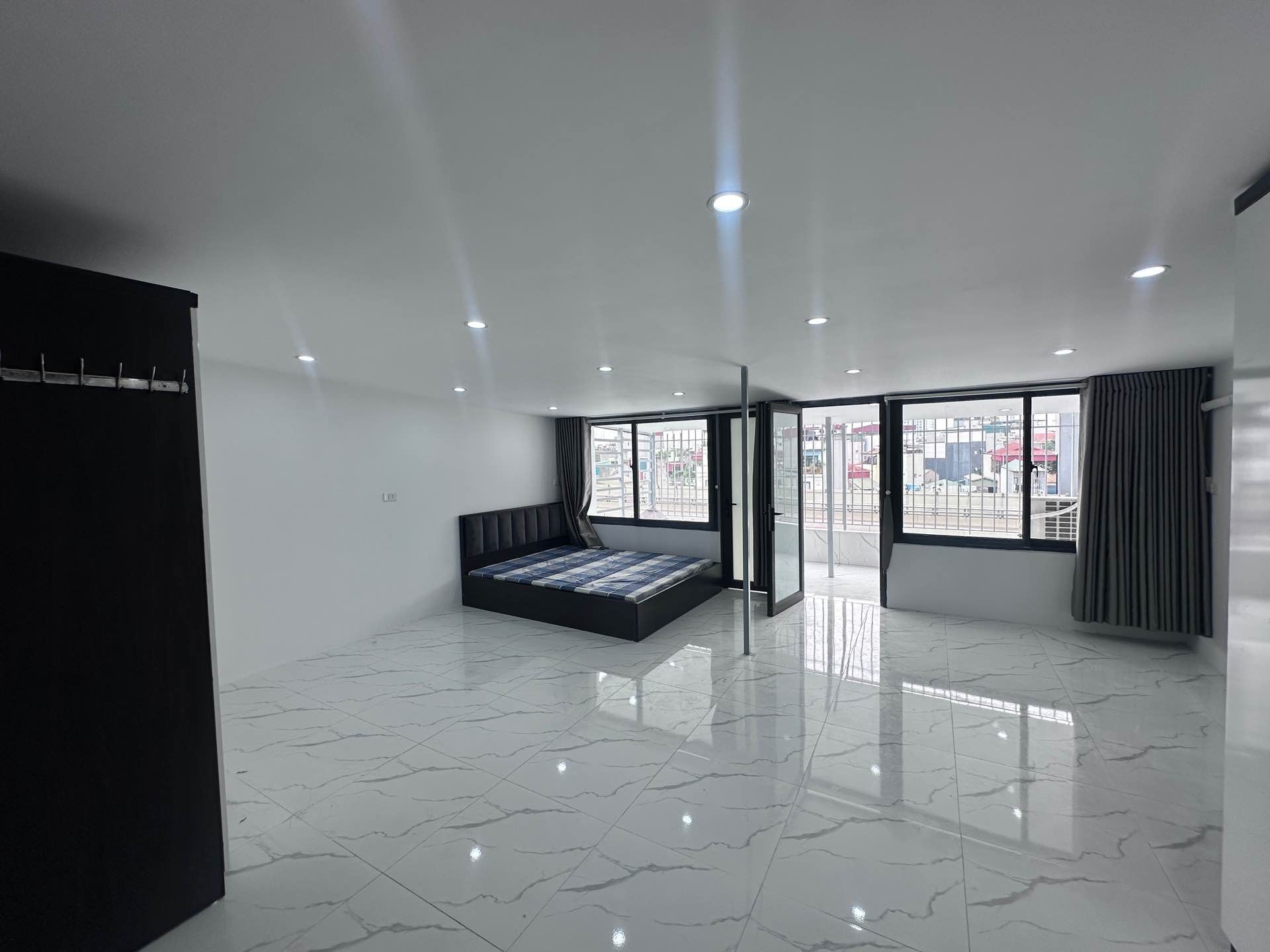 Bán nhà Minh Khai - diện tích 140m2 5 tầng - Mặt phố, view tỉ đô - giá 5,1 tỷ