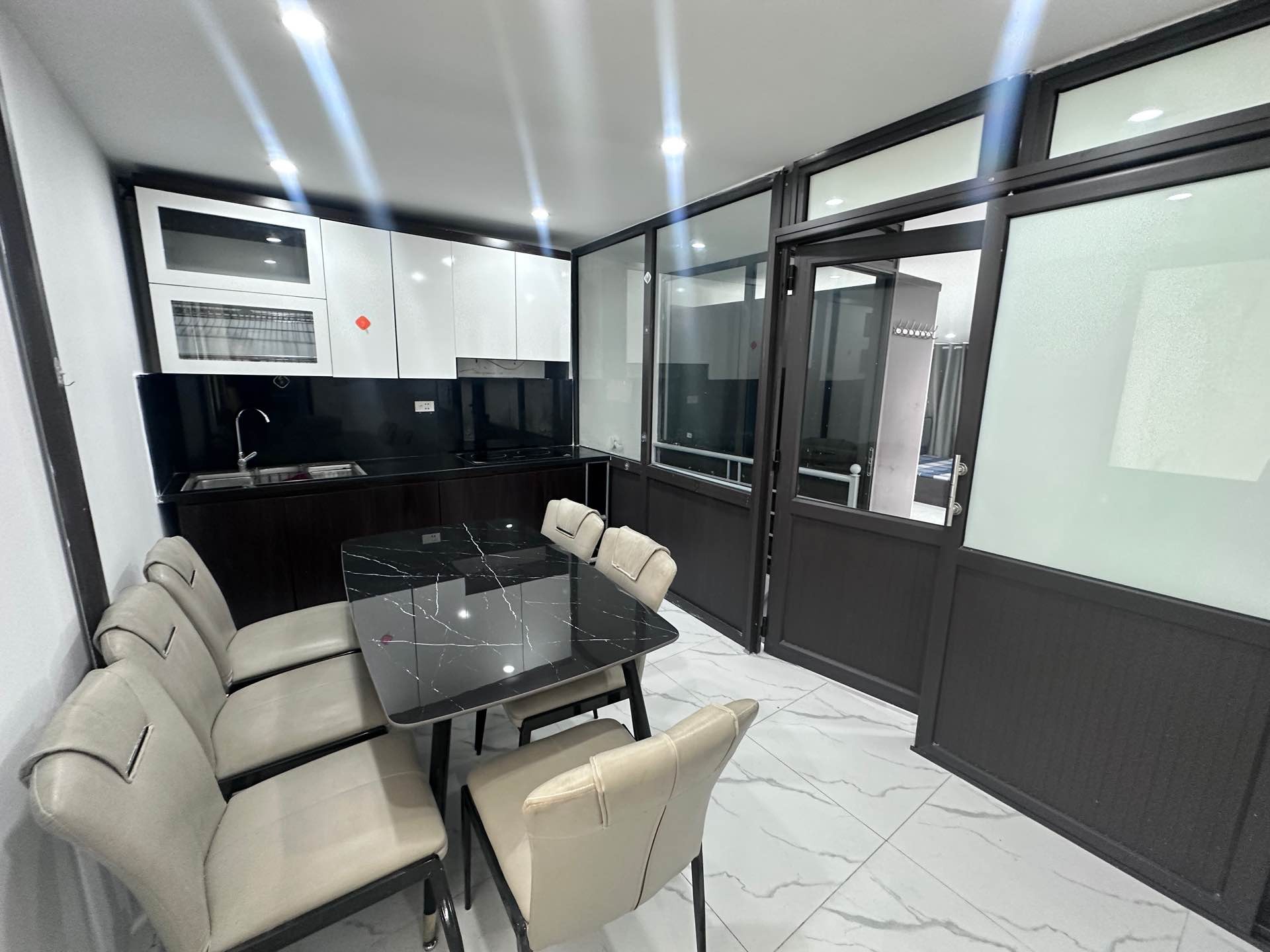Bán nhà Minh Khai - diện tích 140m2 5 tầng - Mặt phố, view tỉ đô - giá 5,1 tỷ
