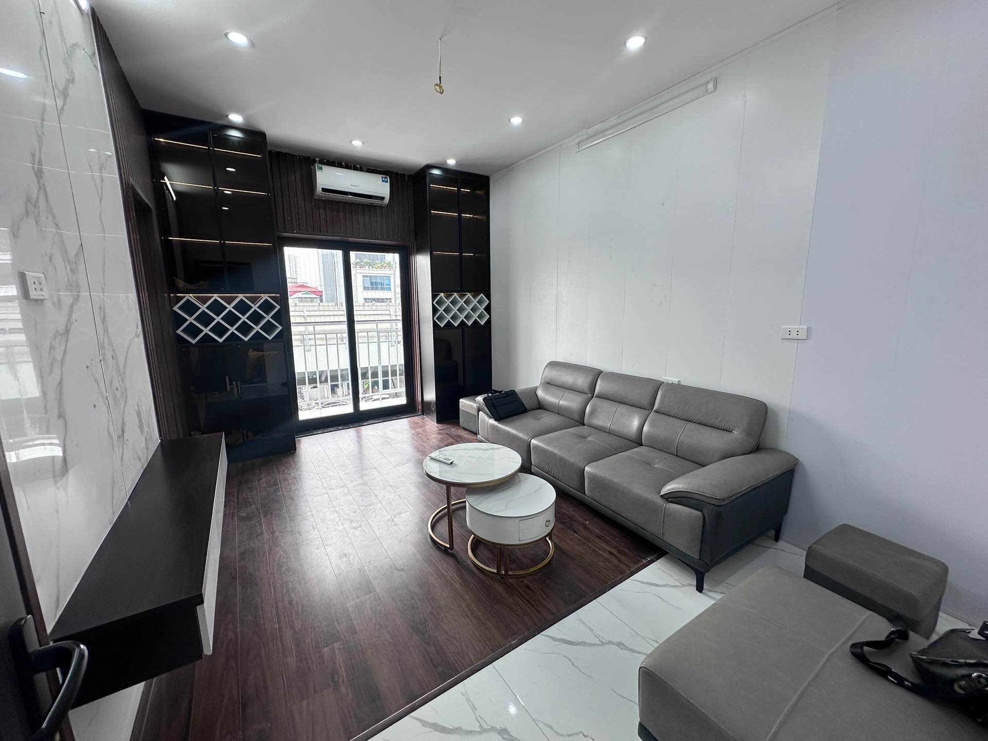Bán nhà Minh Khai - diện tích 140m2 5 tầng - Mặt phố, view tỉ đô - giá 5,1 tỷ