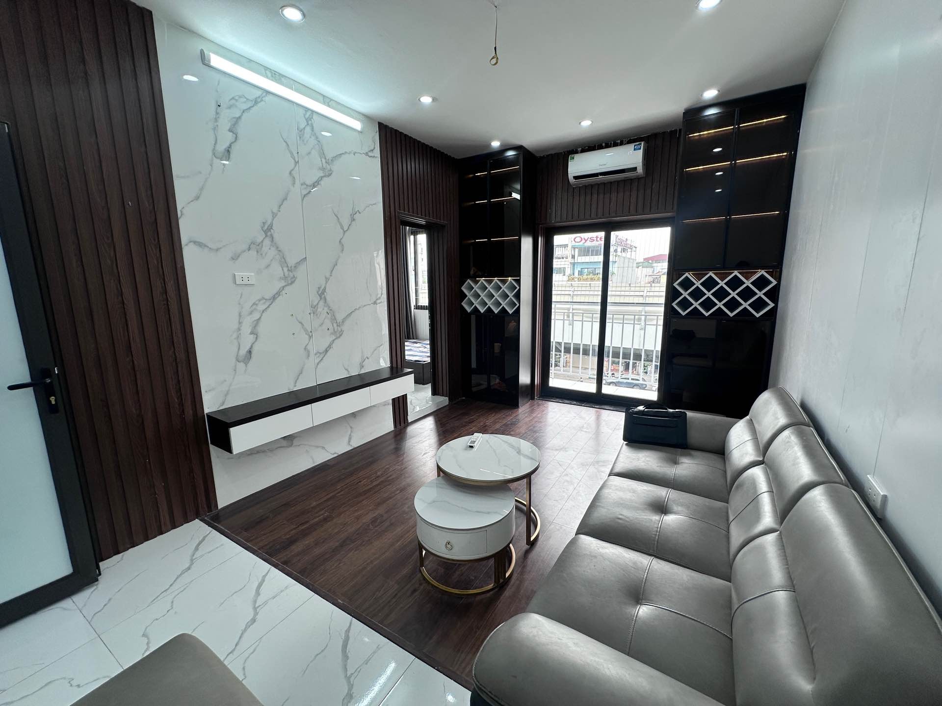 Bán nhà Minh Khai - diện tích 140m2 5 tầng - Mặt phố, view tỉ đô - giá 5,1 tỷ