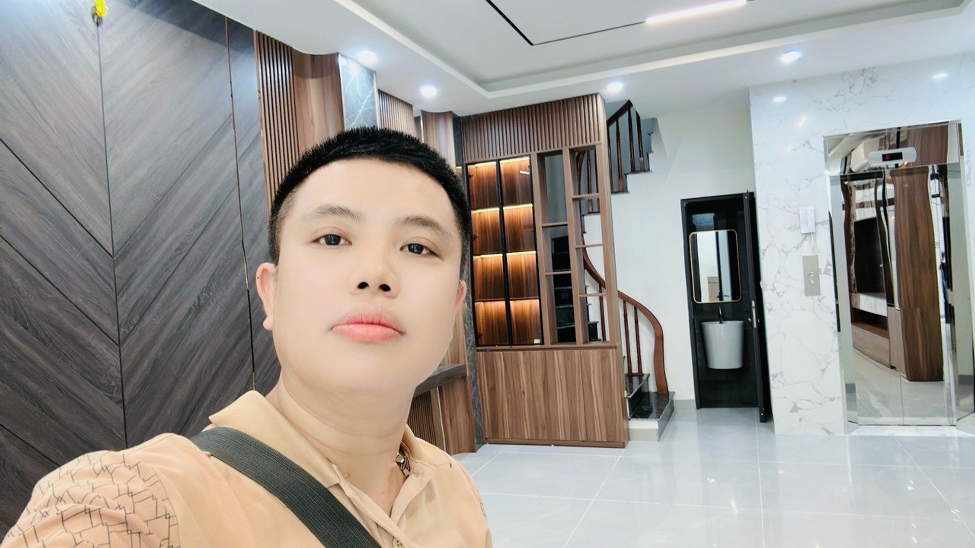 Bán nhà Nguyễn Chính - diện tích 50m2 6 tầng - Thang máy - giá 13 tỷ