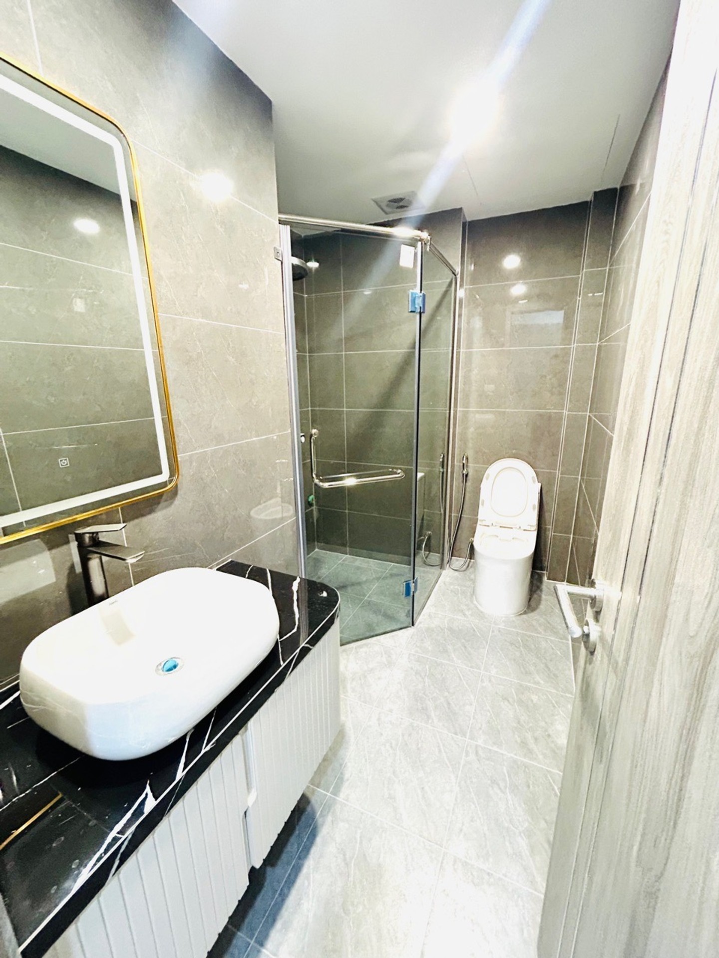 Bán nhà Nguyễn Chính - diện tích 50m2 6 tầng - Thang máy - giá 13 tỷ
