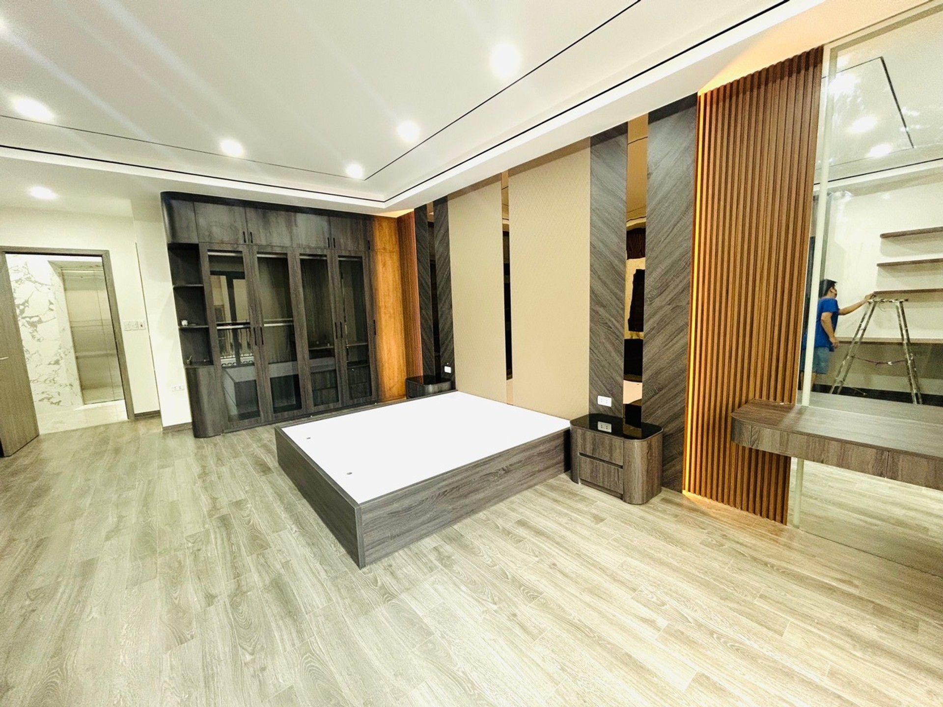 Bán nhà Nguyễn Chính - diện tích 50m2 6 tầng - Thang máy - giá 13 tỷ