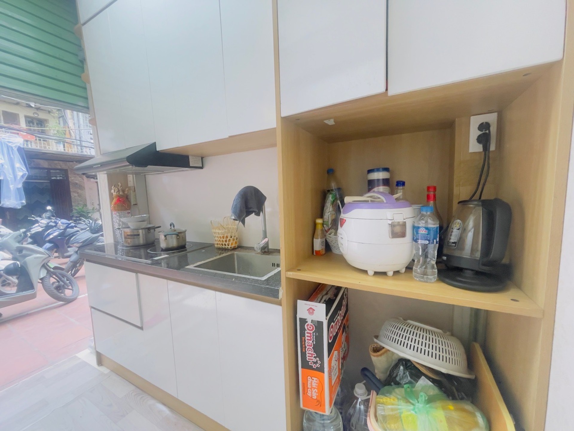 Bán nhà Trương Định - diện tích 8m2 3 tầng - Ô TÔ ĐÓN TẬN CỔNG - giá 1,45 tỷ