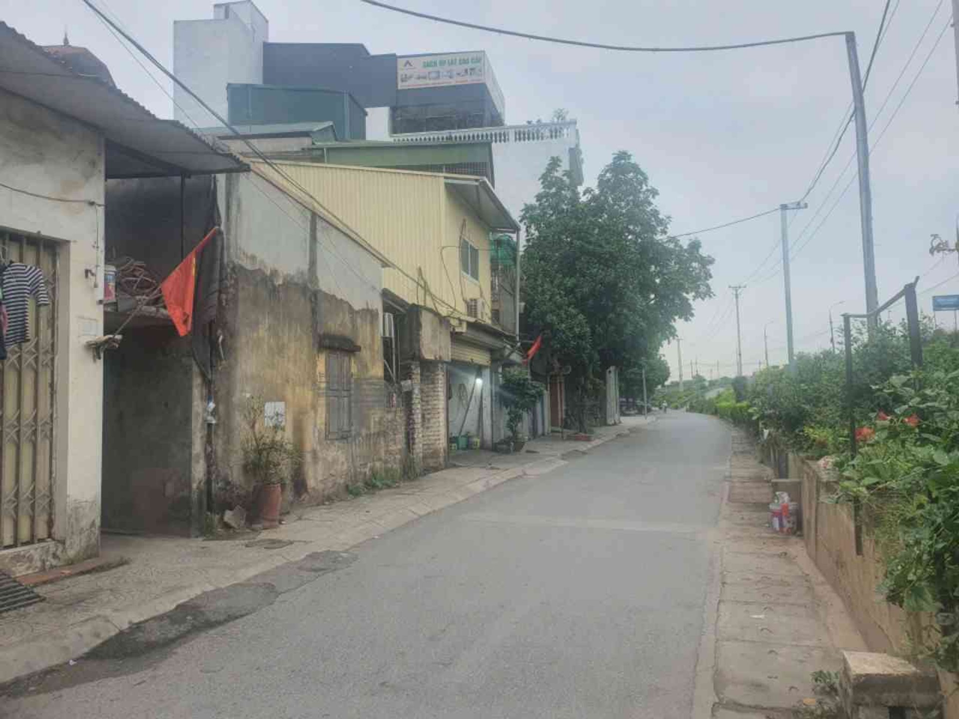 Bán nhà Khuyến Lương - diện tích 95m2 2 tầng - Ô TÔ TRÁNH - giá 18,5 tỷ