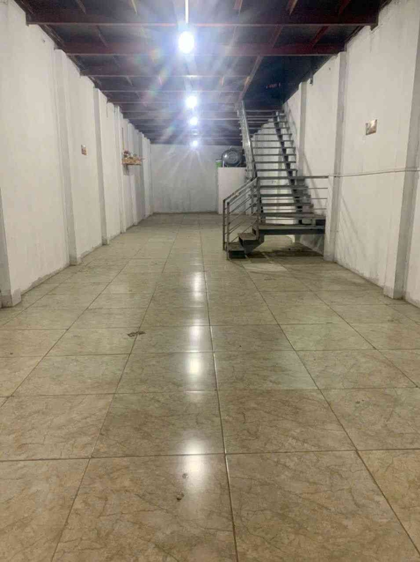 Bán nhà Khuyến Lương - diện tích 95m2 2 tầng - Ô TÔ TRÁNH - giá 18,5 tỷ