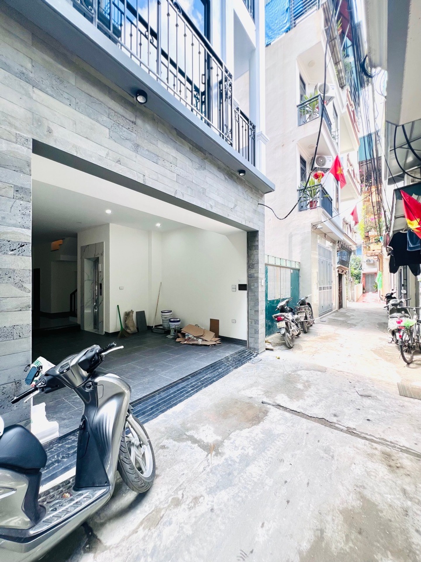 Bán nhà Lĩnh Nam - diện tích 50m2 6 tầng - Lô góc 3 thoáng - giá 15 tỷ
