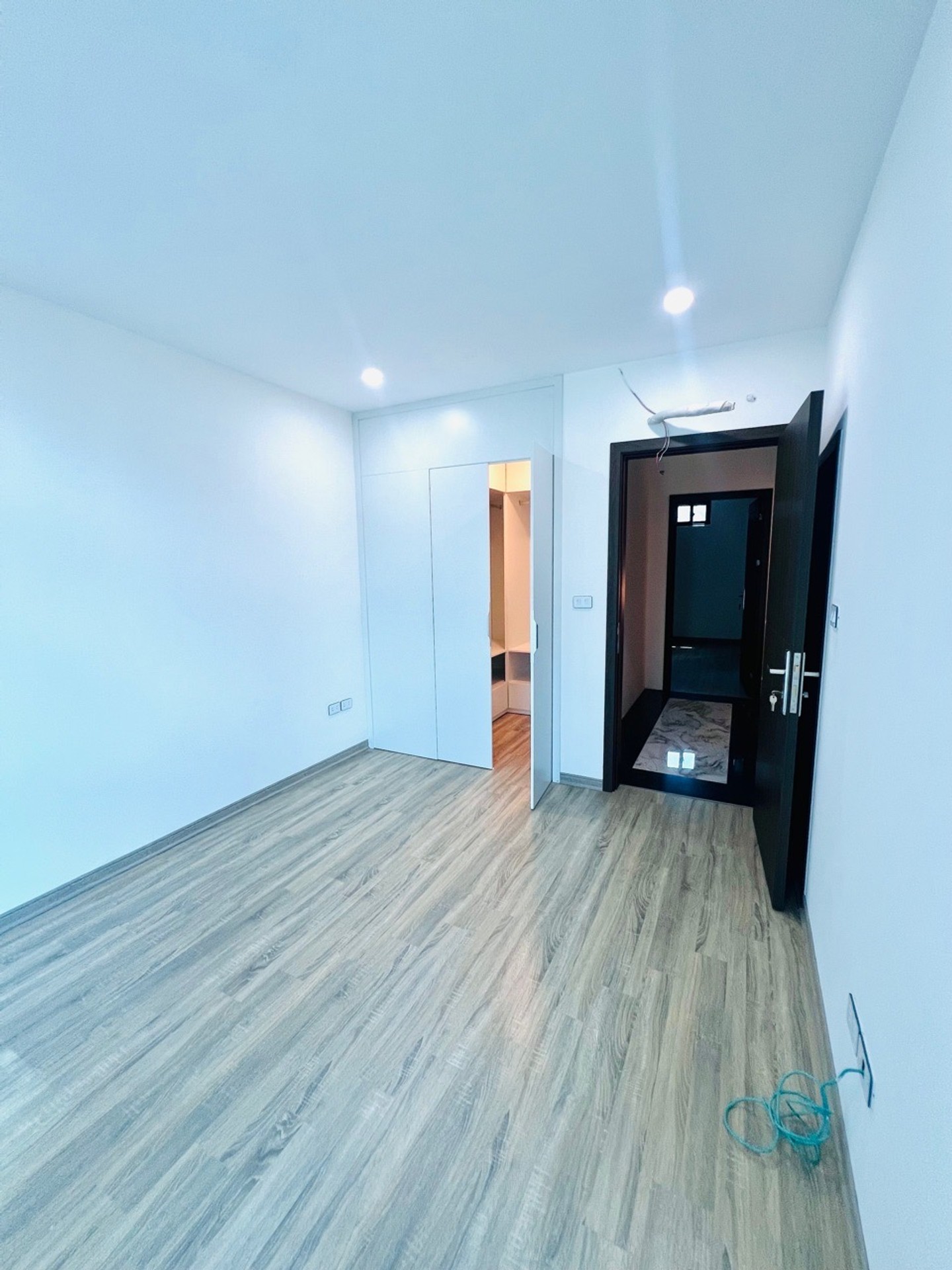 Bán nhà Lĩnh Nam - diện tích 50m2 6 tầng - Lô góc 3 thoáng - giá 15 tỷ