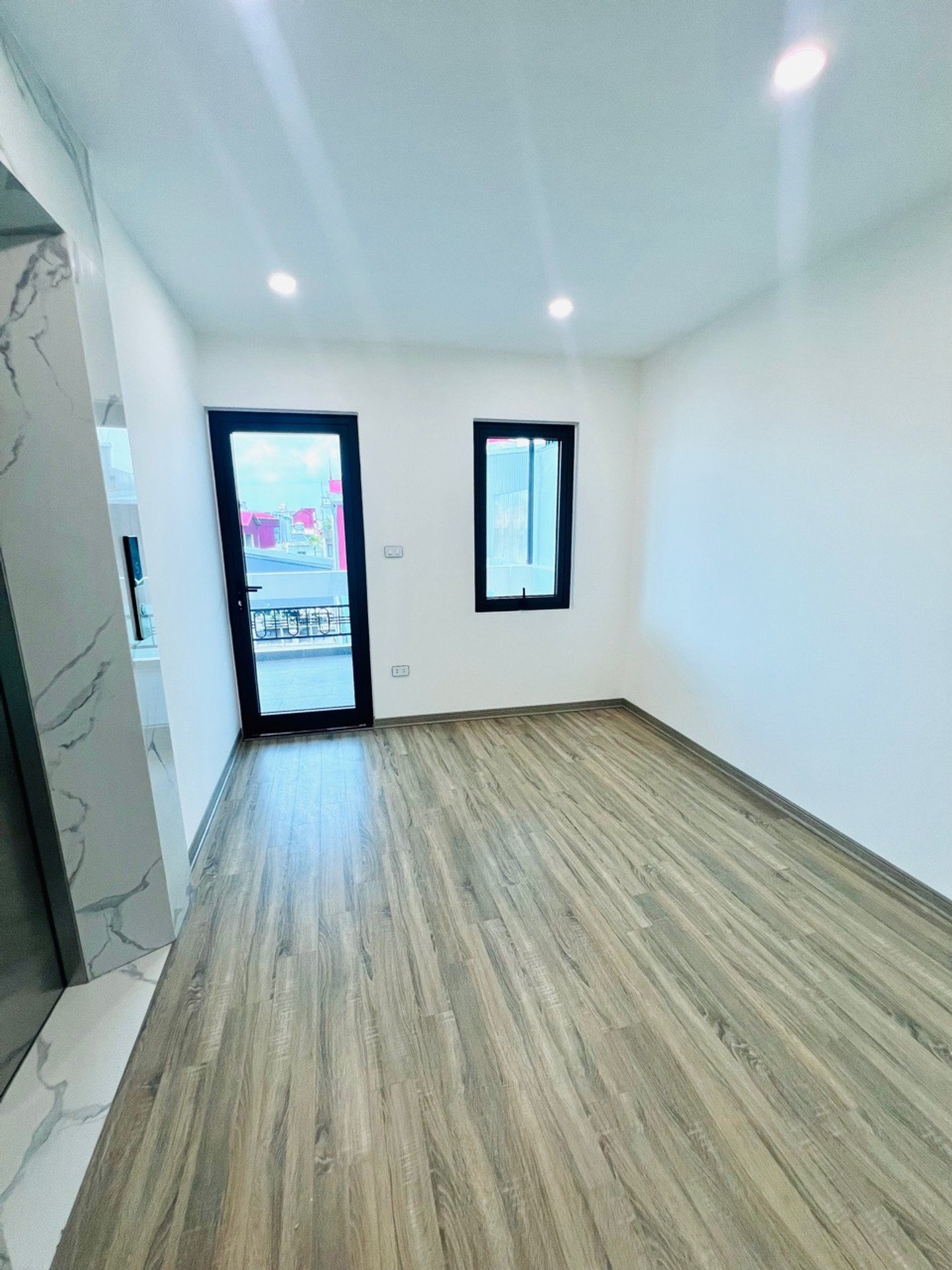 Bán nhà Lĩnh Nam - diện tích 50m2 6 tầng - Lô góc 3 thoáng - giá 15 tỷ