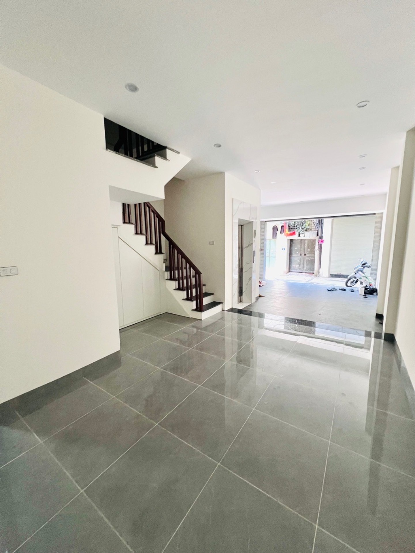 Bán nhà Lĩnh Nam - diện tích 50m2 6 tầng - Lô góc 3 thoáng - giá 15 tỷ