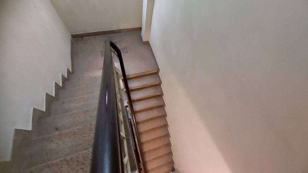 Bán nhà Láng Hạ - diện tích 134m2 4 tầng - Lô góc 2 mặt thoáng - giá 83,27 tỷ