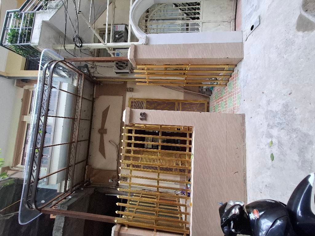 Bán nhà Lò Đúc - diện tích 49m2 3 tầng - nhà dân xây chắc chắn - giá 13,68 tỷ