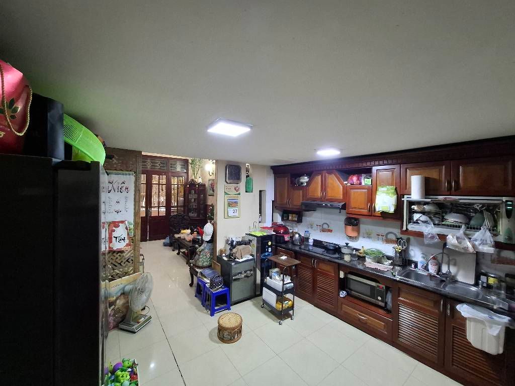 Bán nhà Lò Đúc - diện tích 49m2 3 tầng - nhà dân xây chắc chắn - giá 13,68 tỷ