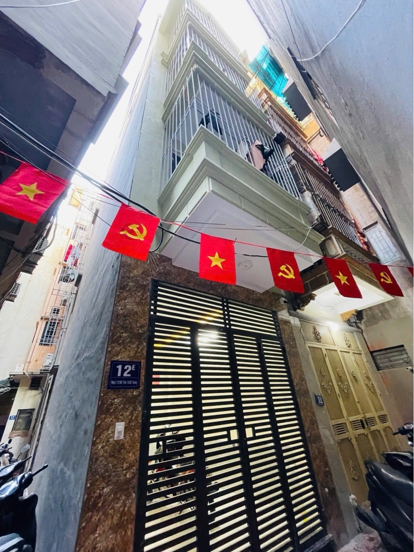 Bán nhà Tôn Thất Tùng - diện tích 35m2 5 tầng - Lô góc - giá 11 tỷ